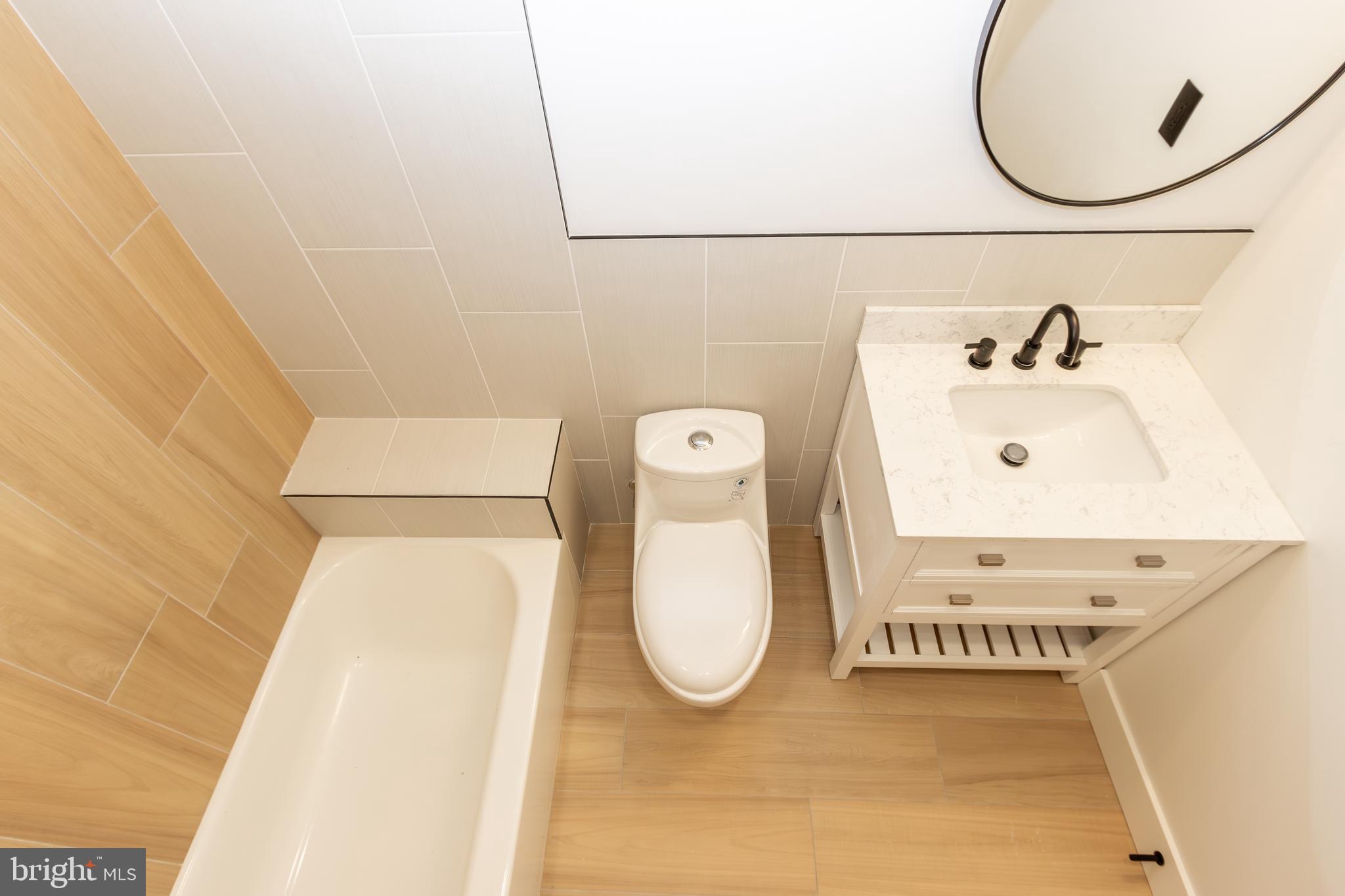 NORRIS SQUARE - Residential Income