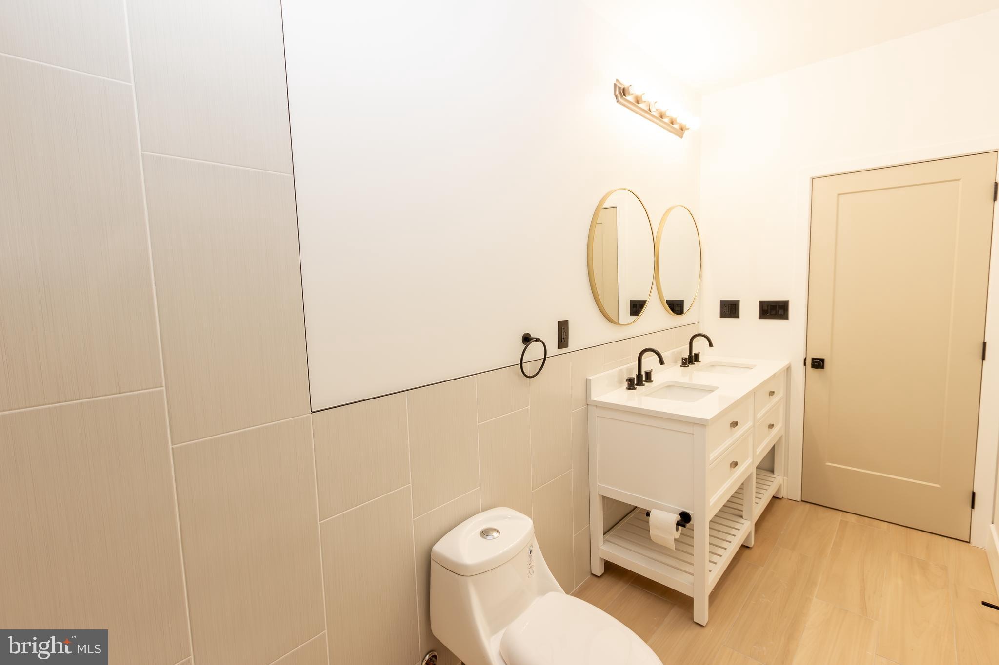 NORRIS SQUARE - Residential Income