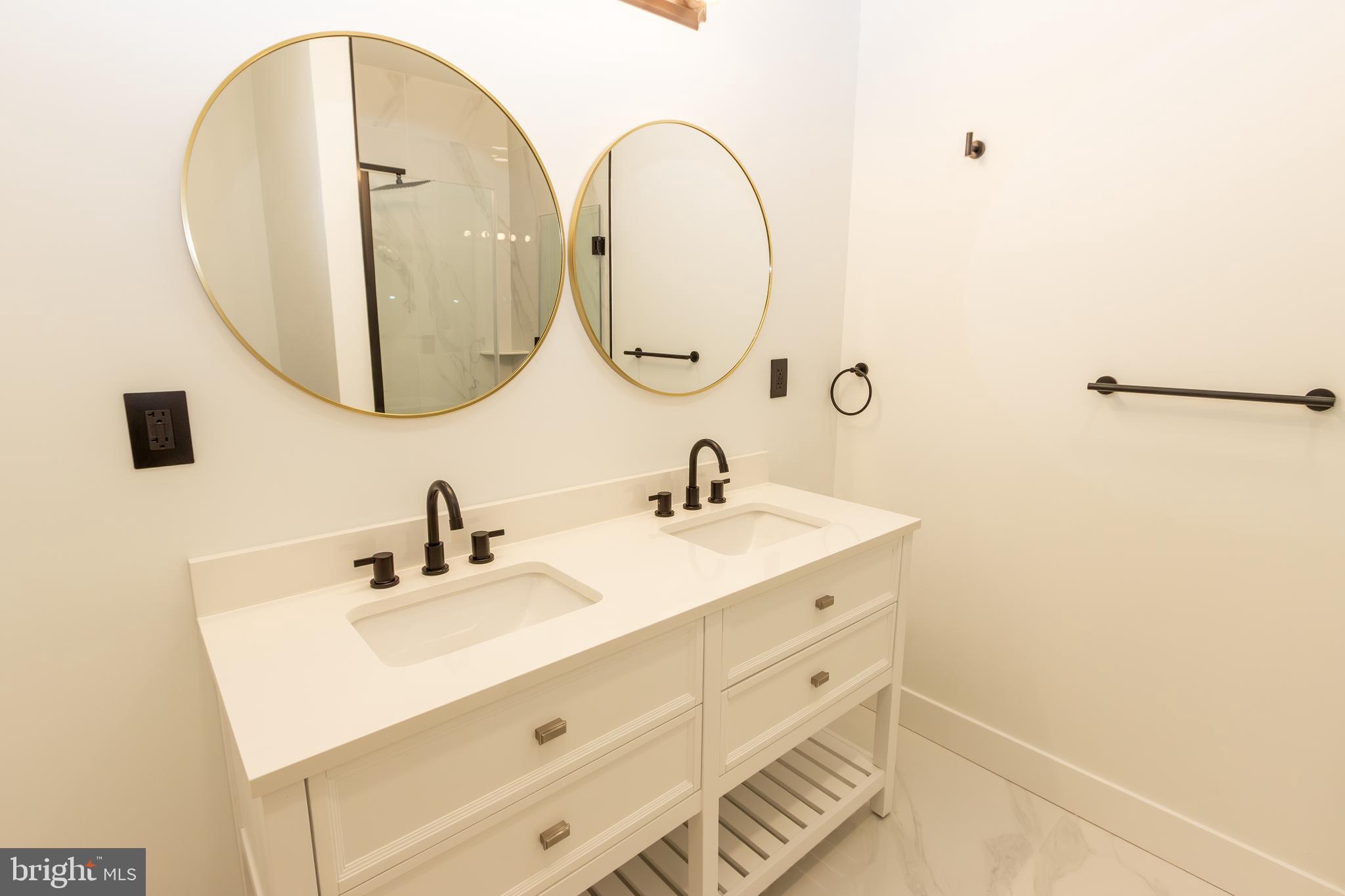 NORRIS SQUARE - Residential Income