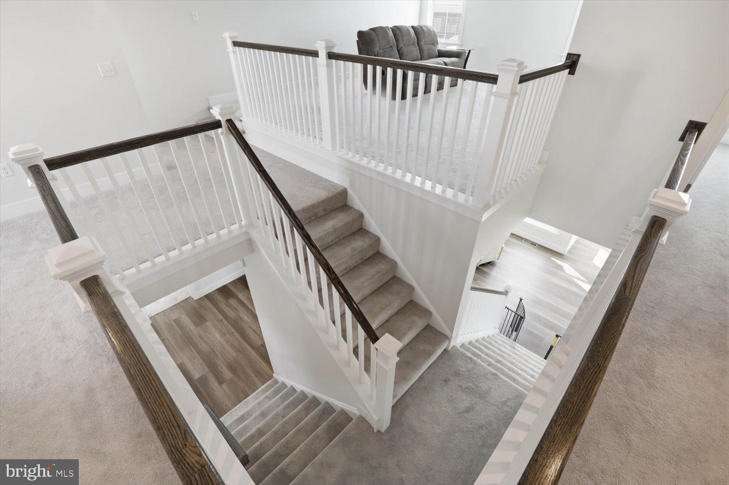 SUMMER LAYNE - Residential