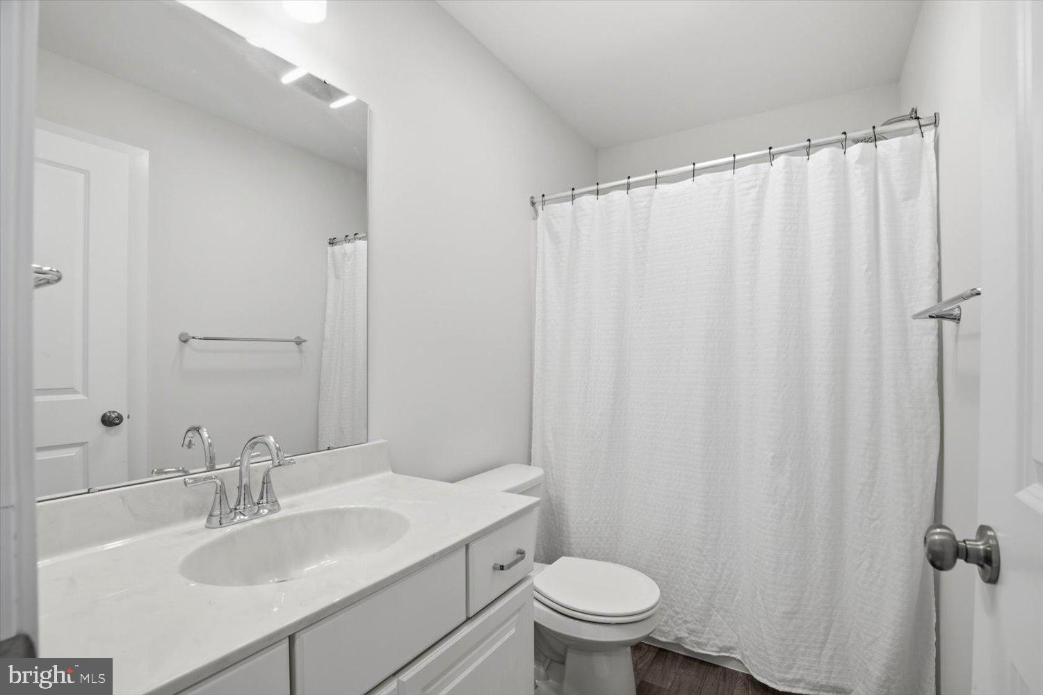 SUMMER LAYNE - Residential