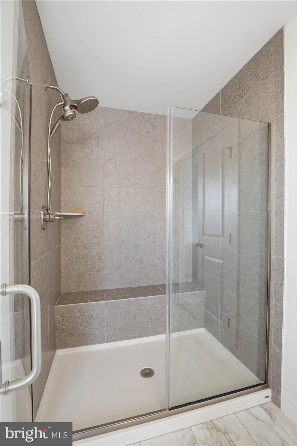 SUMMER LAYNE - Residential