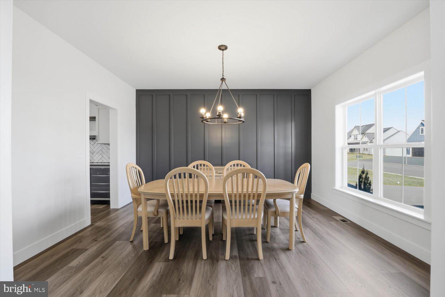 SUMMER LAYNE - Residential