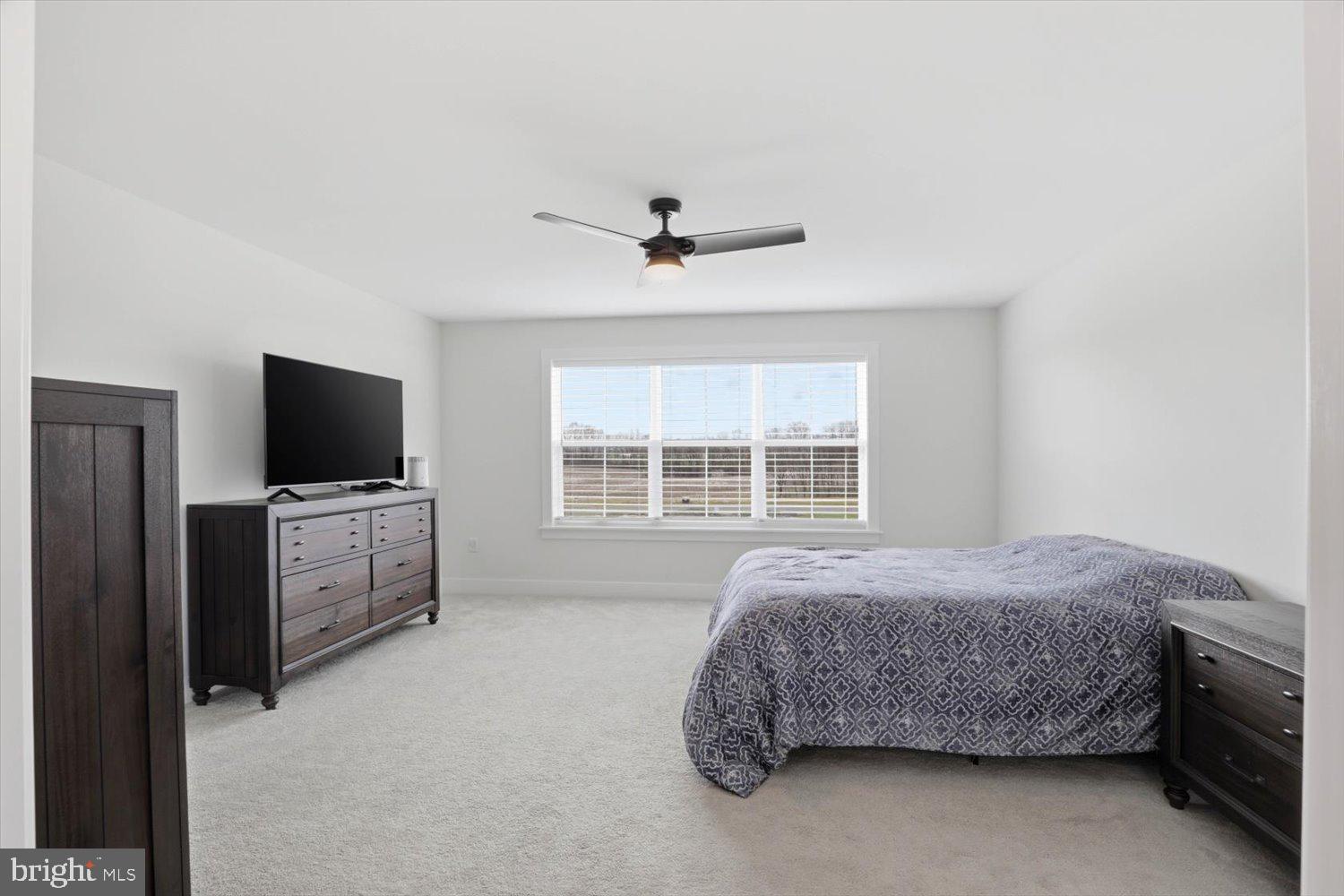 SUMMER LAYNE - Residential