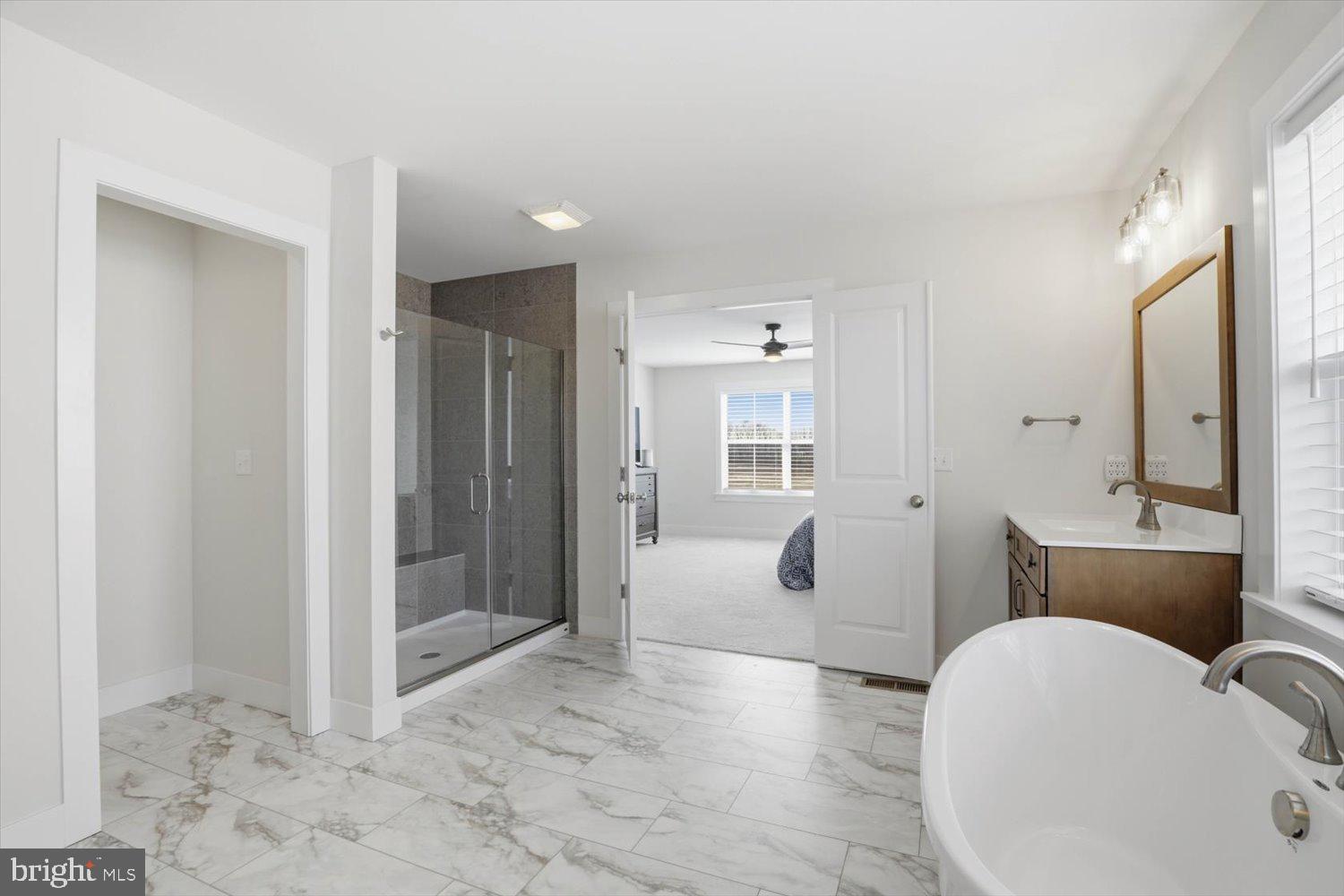 SUMMER LAYNE - Residential