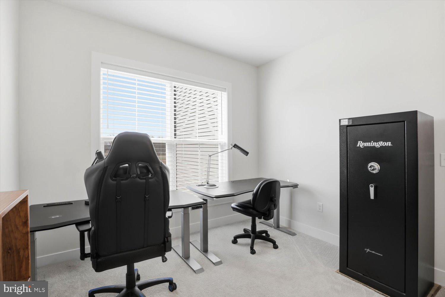 SUMMER LAYNE - Residential