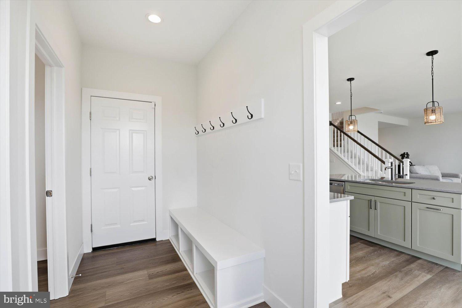 SUMMER LAYNE - Residential