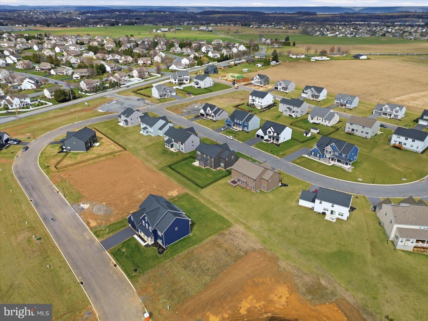 SUMMER LAYNE - Residential