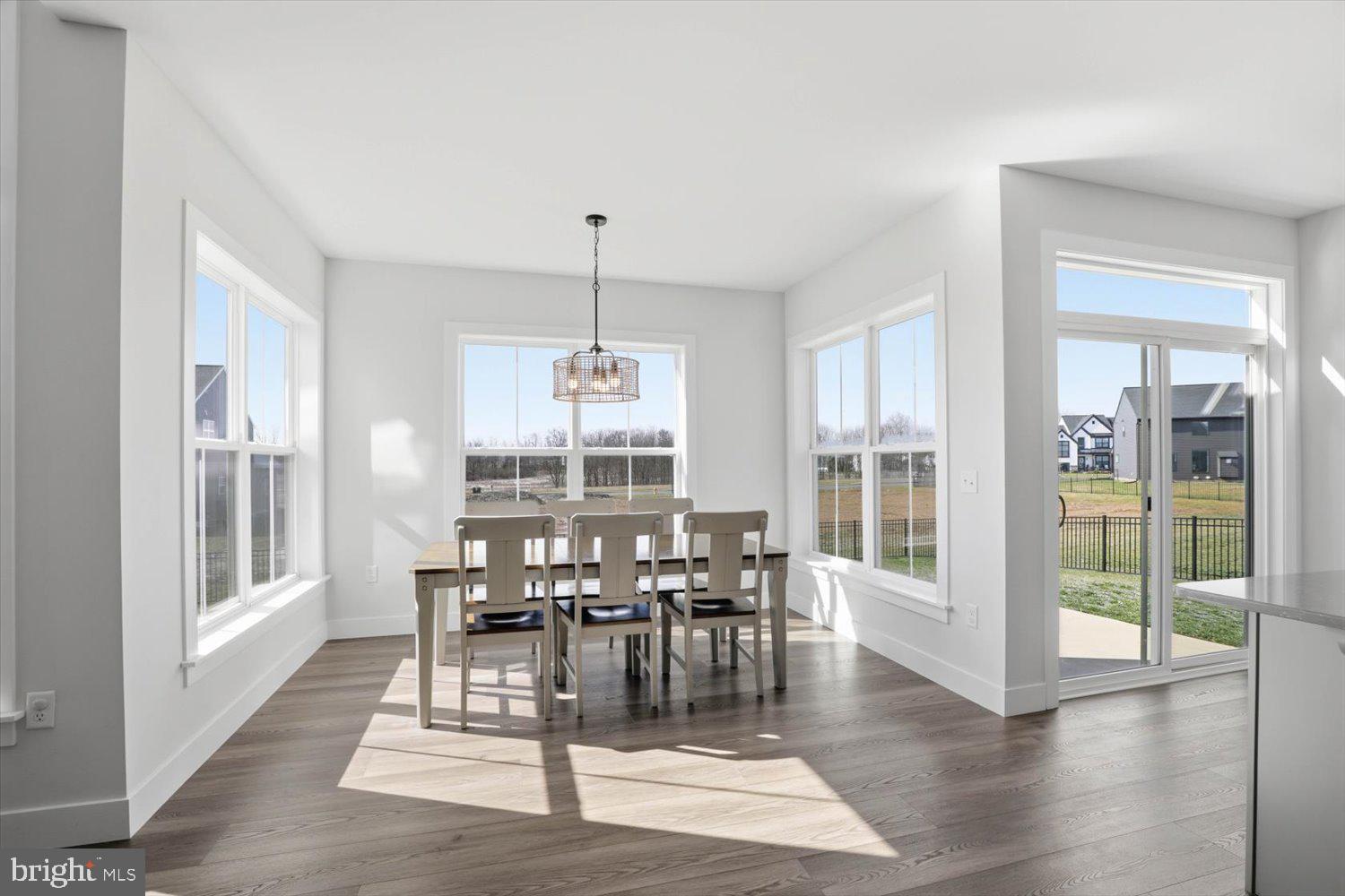 SUMMER LAYNE - Residential