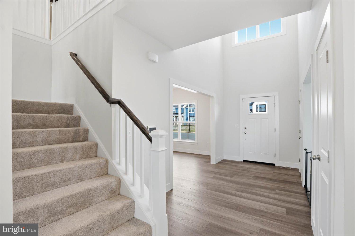 SUMMER LAYNE - Residential