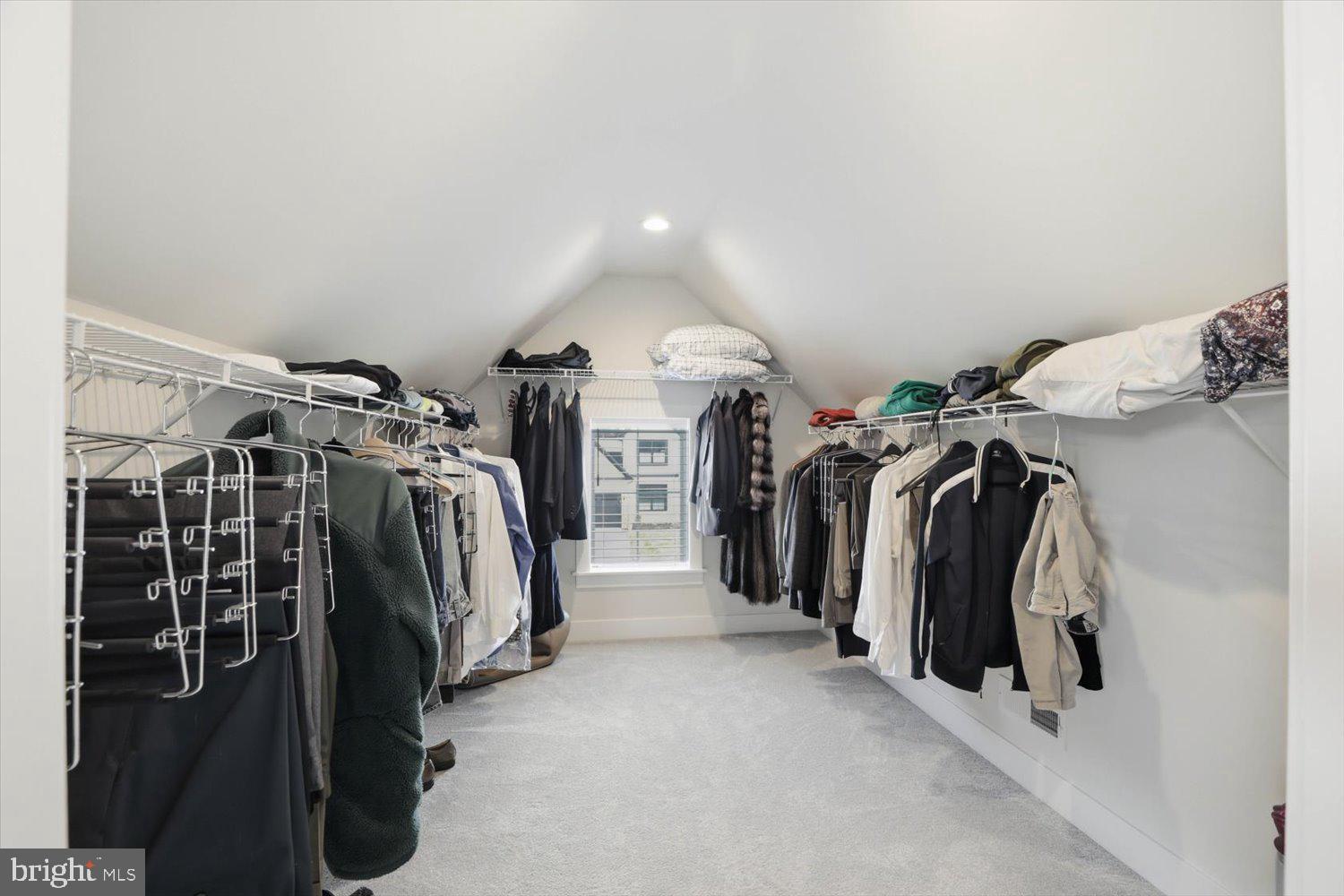 SUMMER LAYNE - Residential