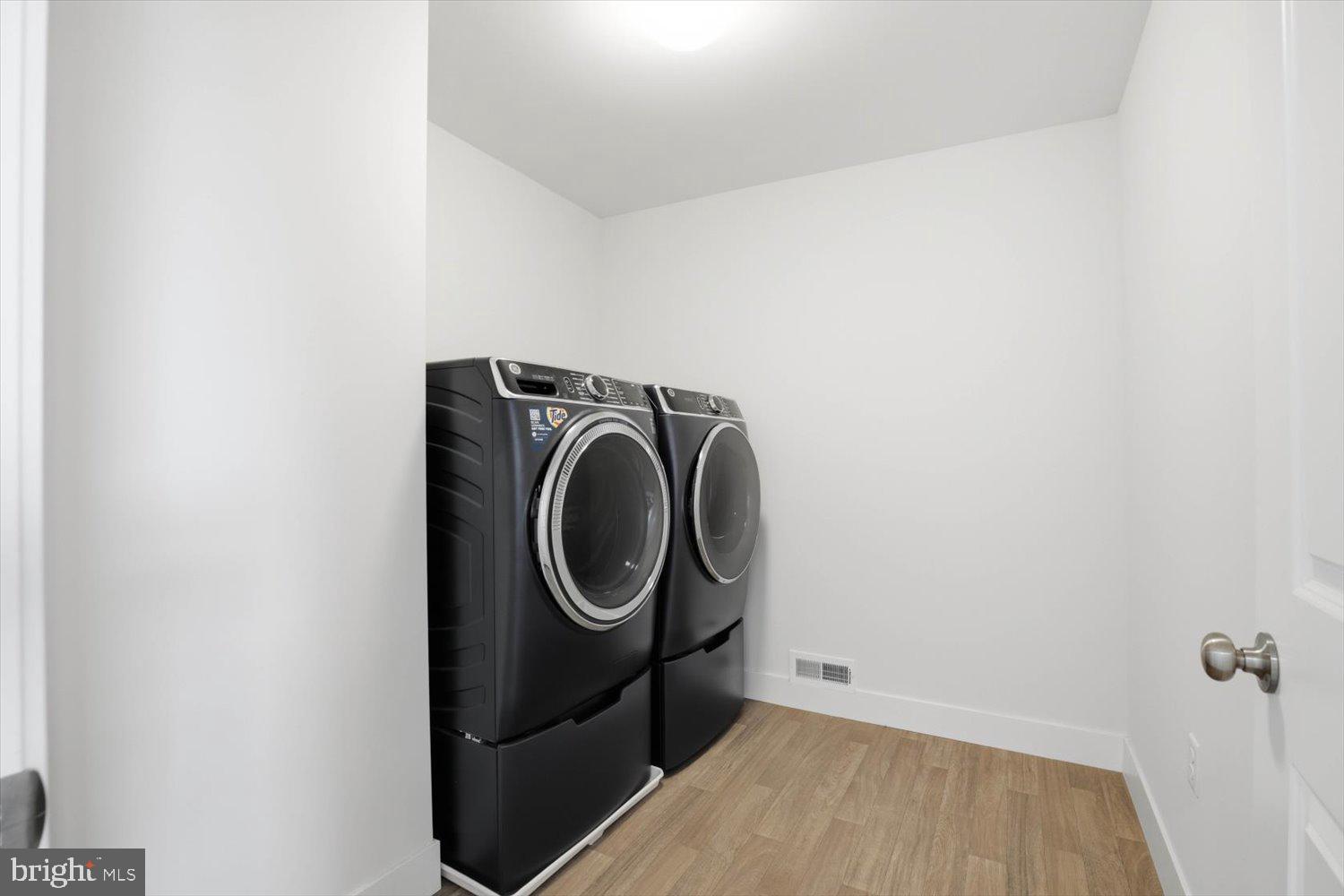 SUMMER LAYNE - Residential