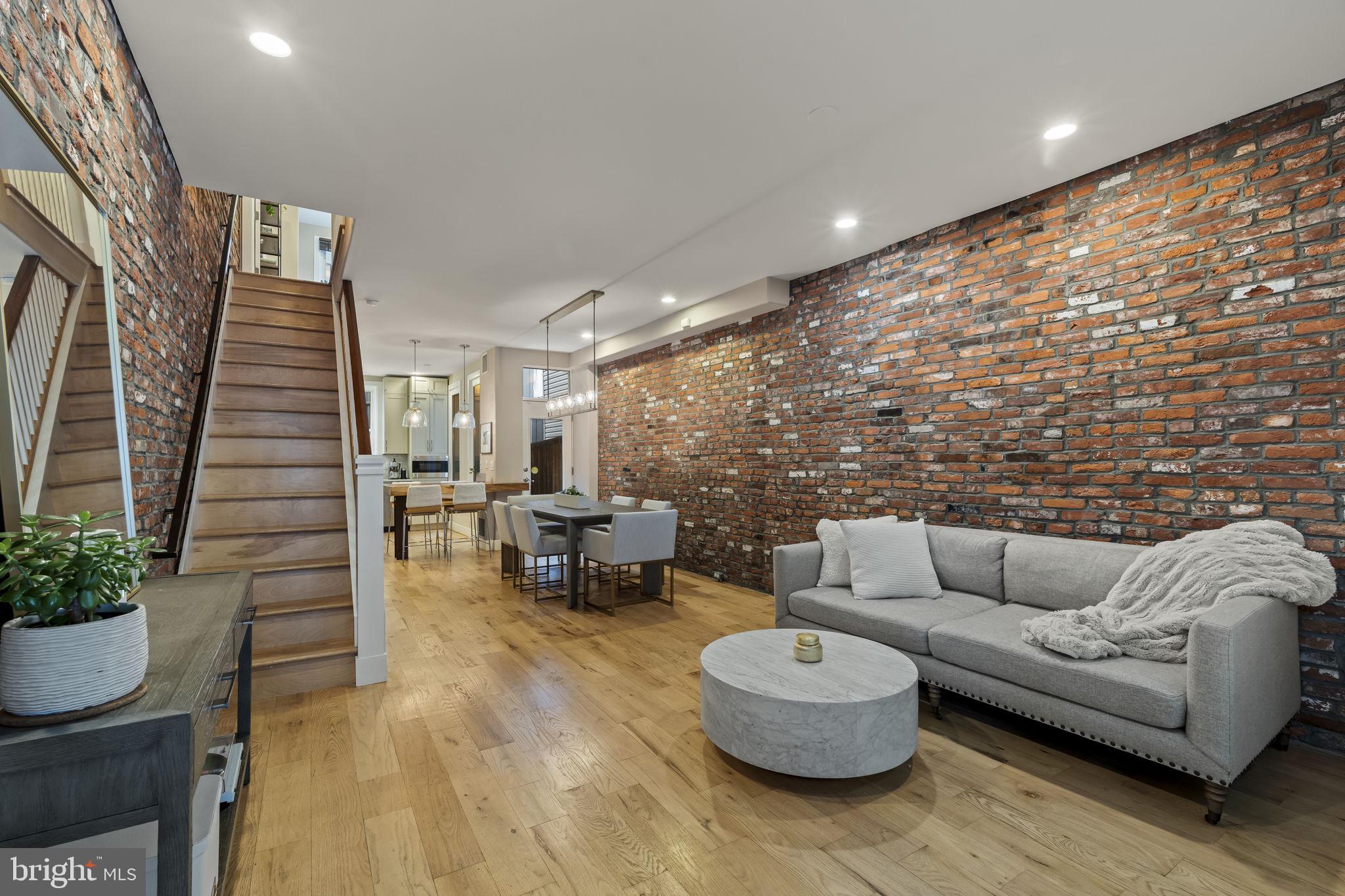 729 S 15TH STREET