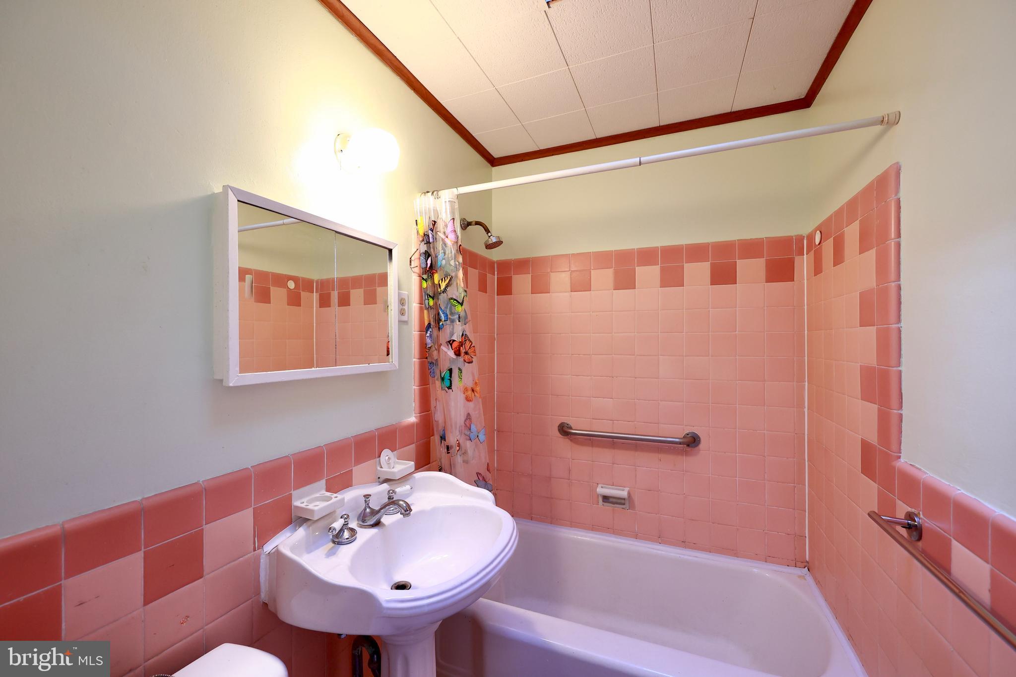 PHILADELPHIA (NORTHEAST) - Residential