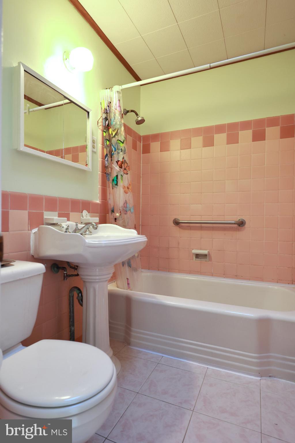 PHILADELPHIA (NORTHEAST) - Residential