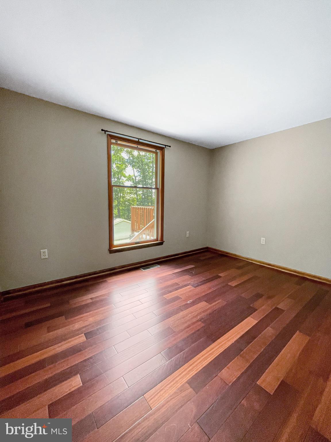 DANIELS MOUNTAIN - Residential