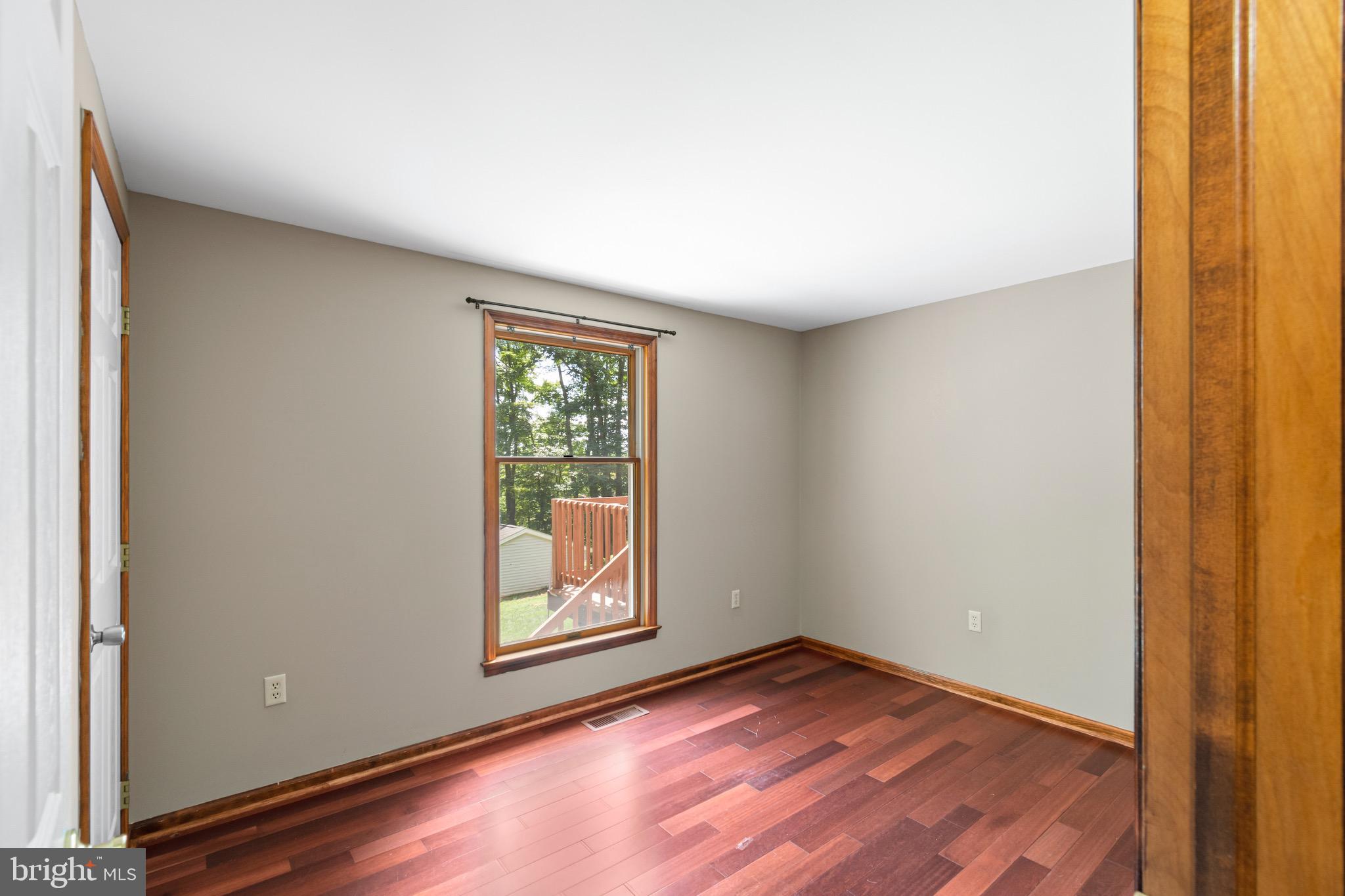 DANIELS MOUNTAIN - Residential