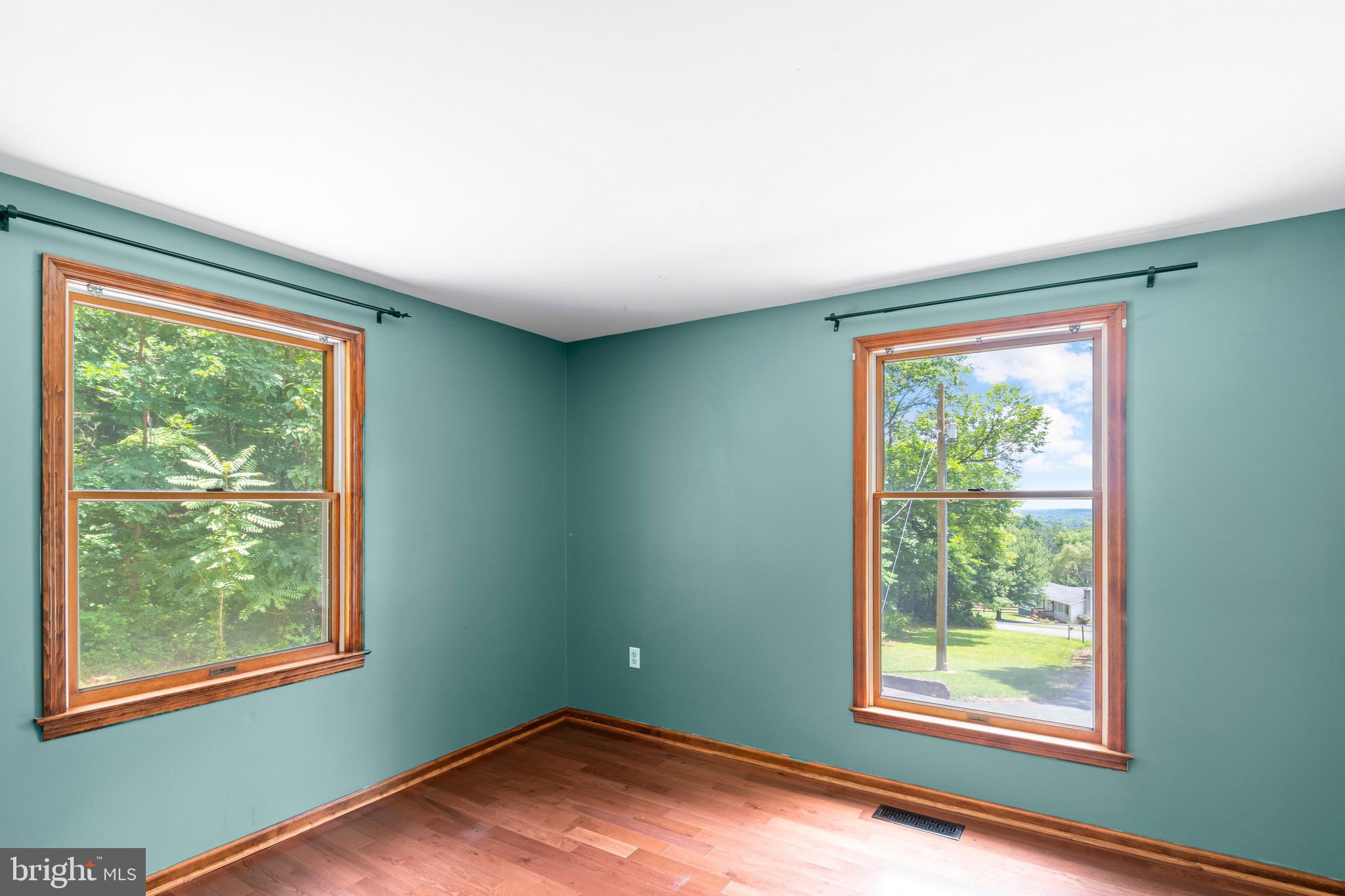 DANIELS MOUNTAIN - Residential