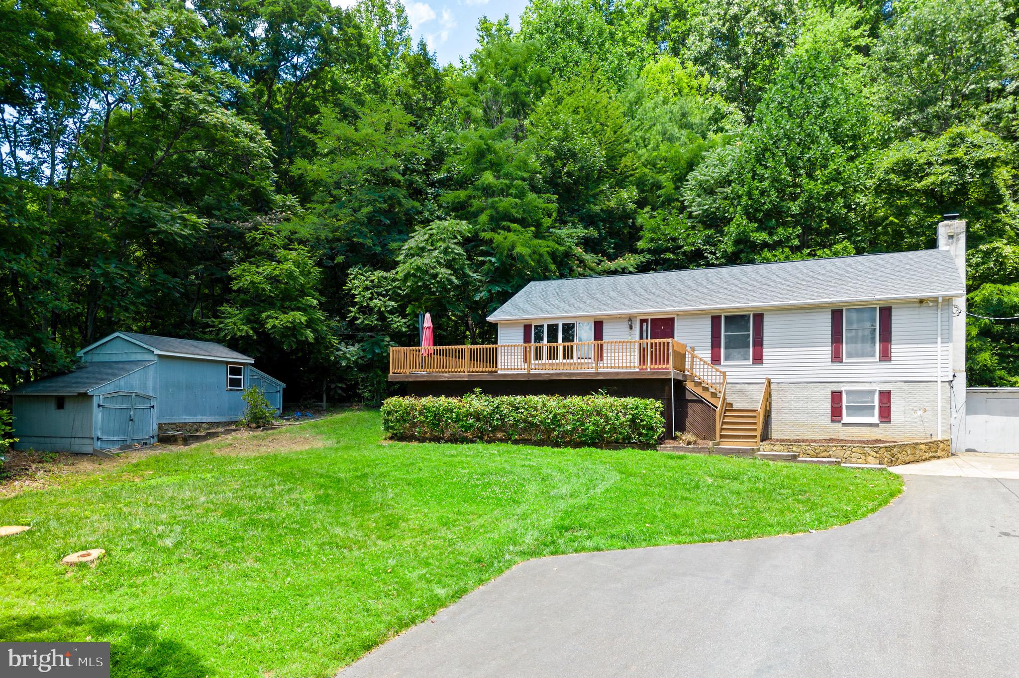 DANIELS MOUNTAIN - Residential