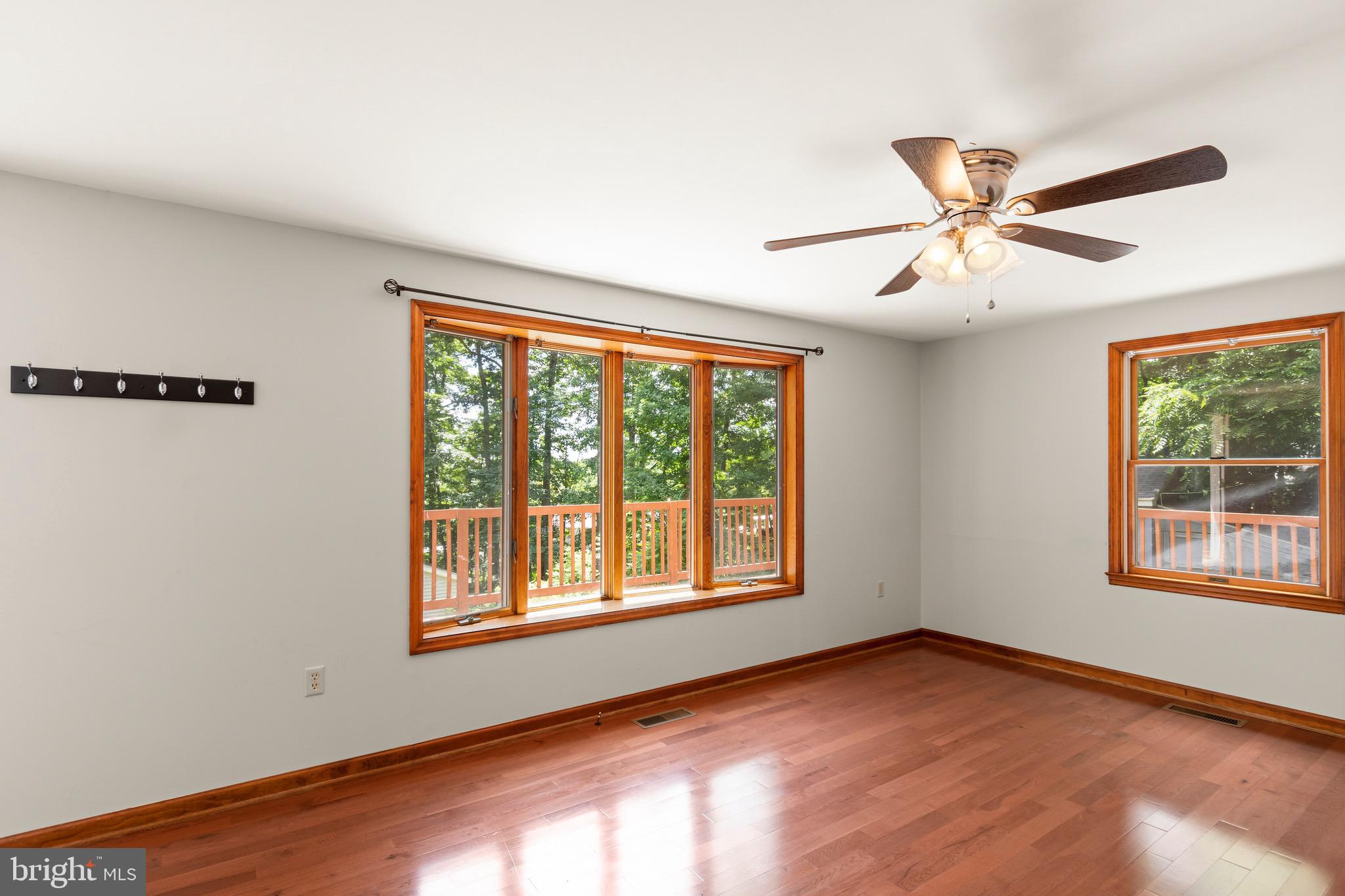 DANIELS MOUNTAIN - Residential