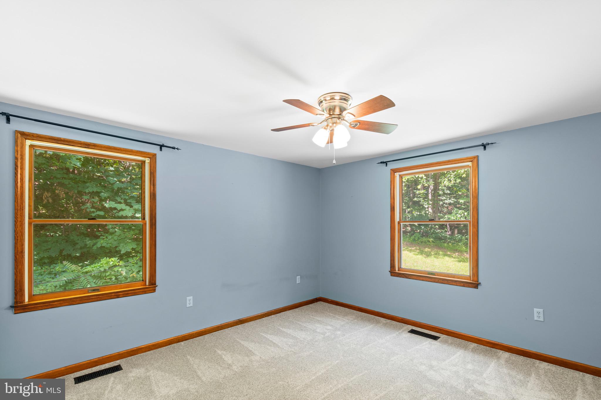 DANIELS MOUNTAIN - Residential