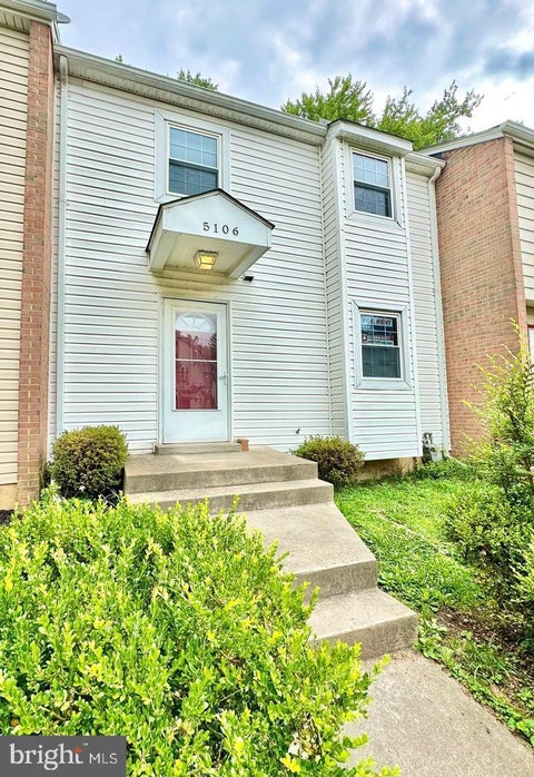 Townhouse For Sale - 5106 Arrit Court<br/> BURKE, VA 22015