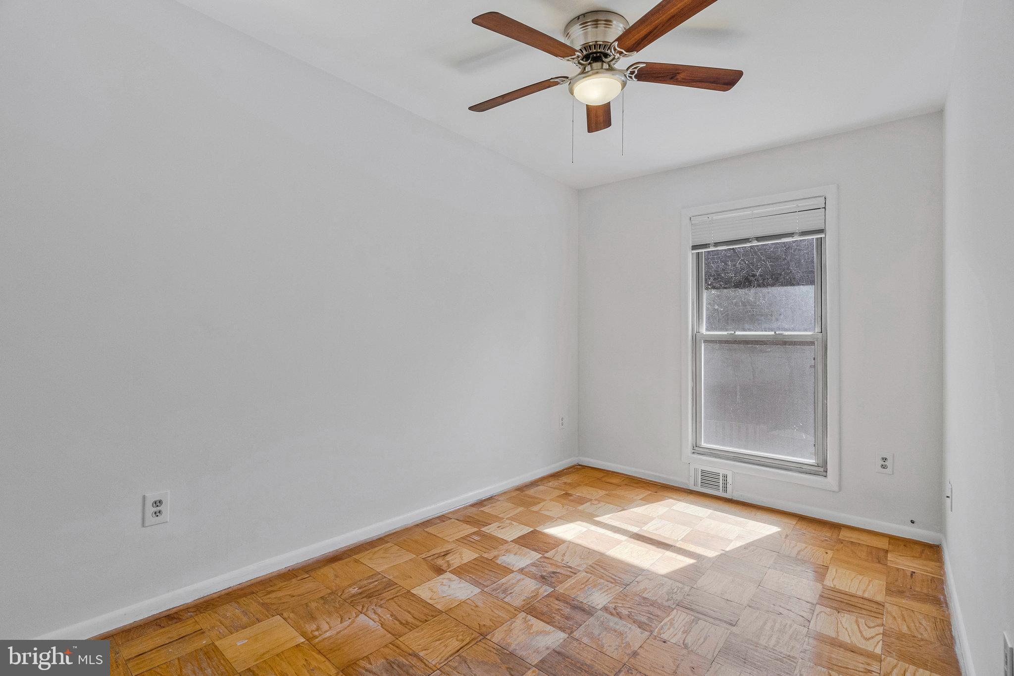 REFLECTION LAKE - Residential