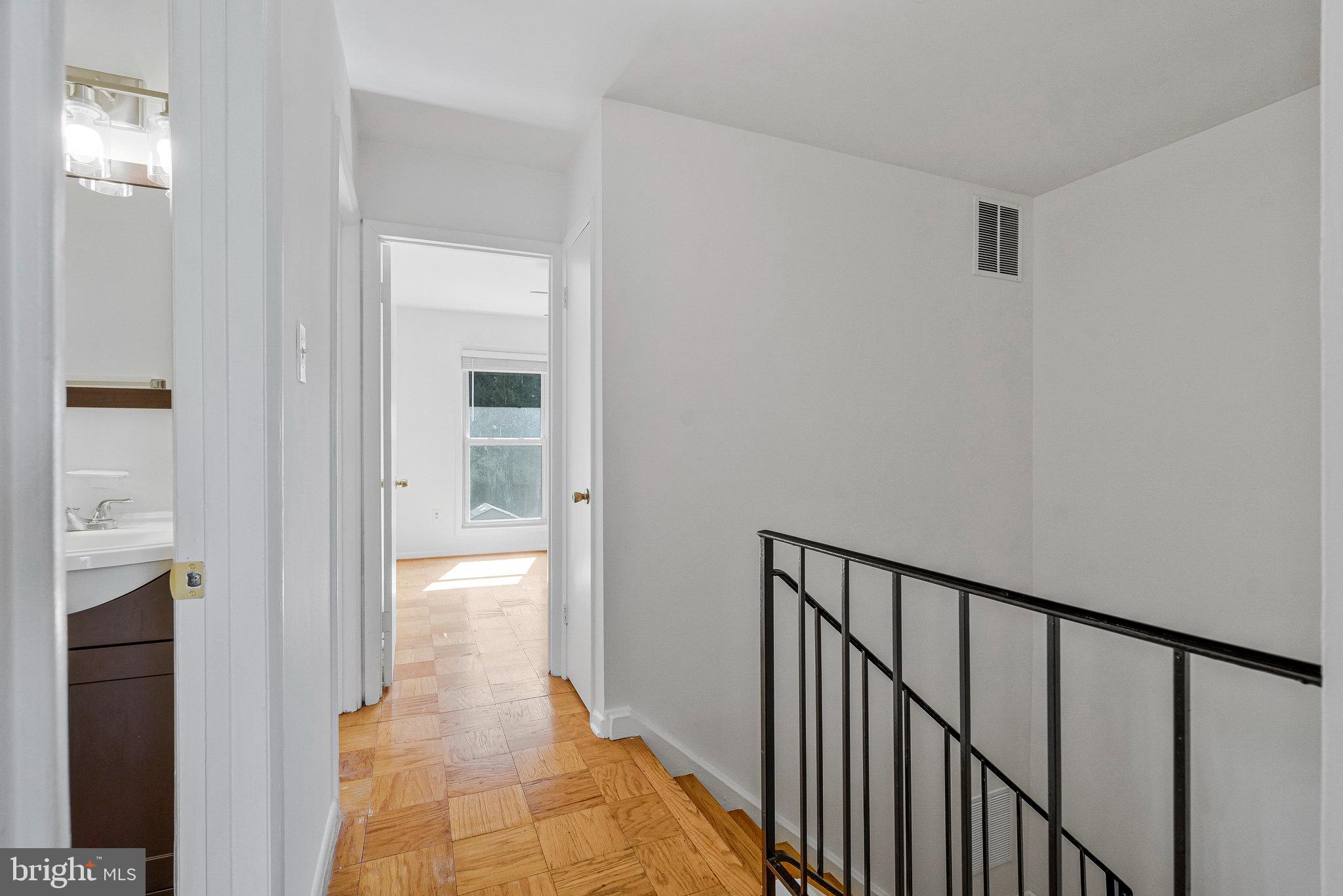 REFLECTION LAKE - Residential