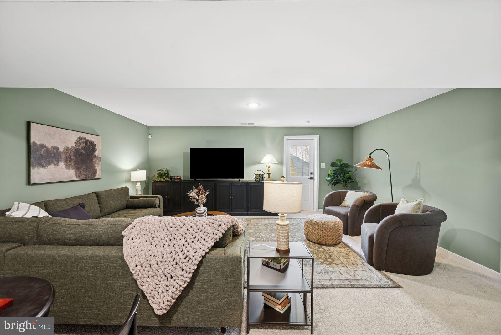 HUNTWELL WEST - Residential