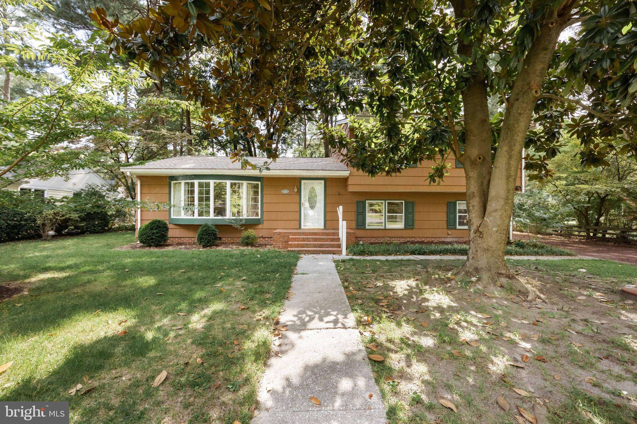 518 LOBLOLLY LANE