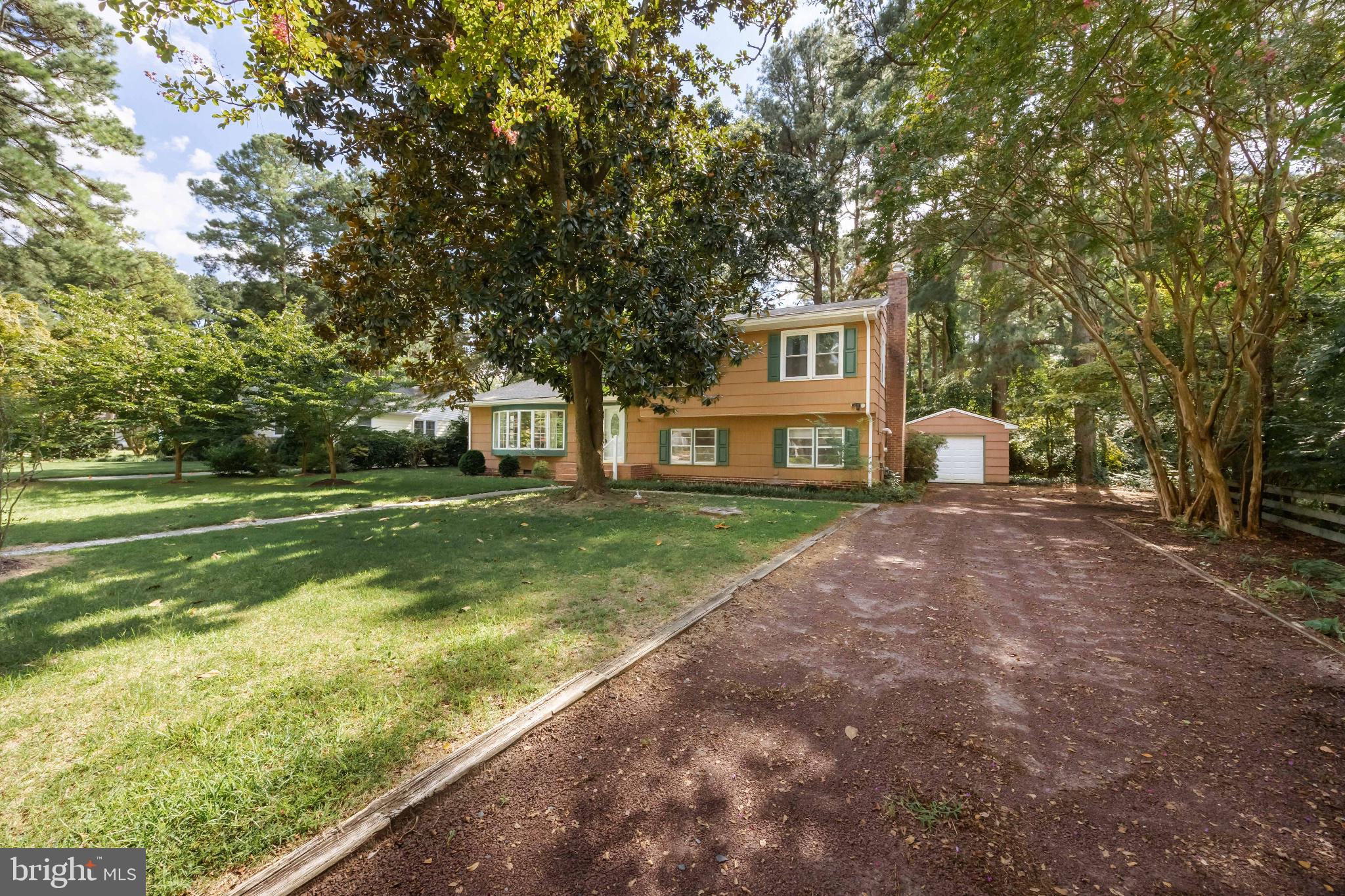518 LOBLOLLY LANE