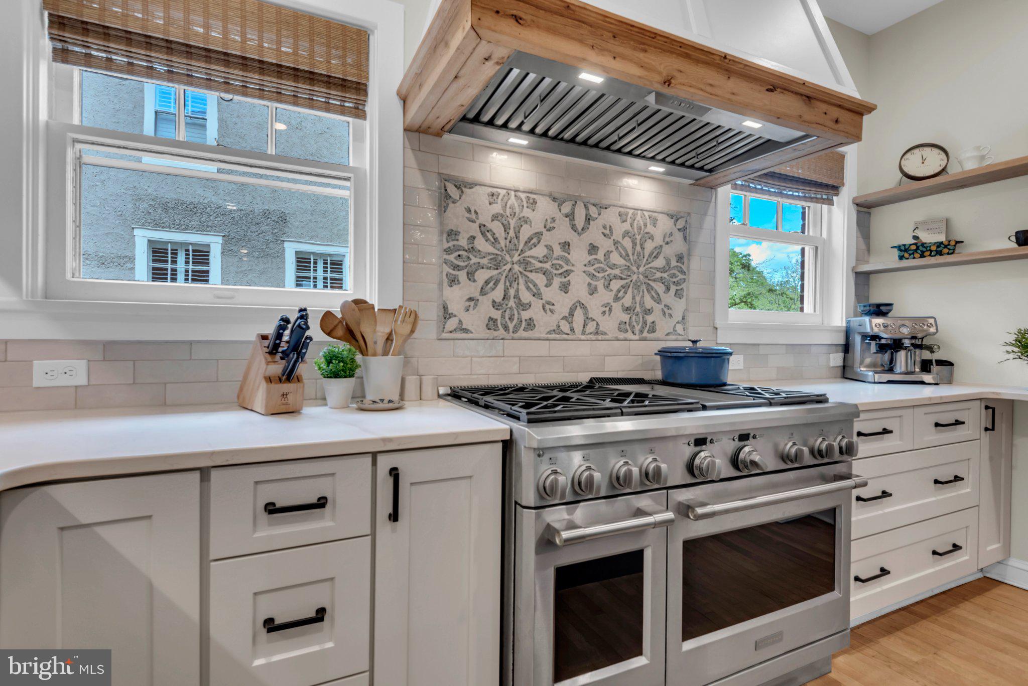 MURRAY HILL - Residential