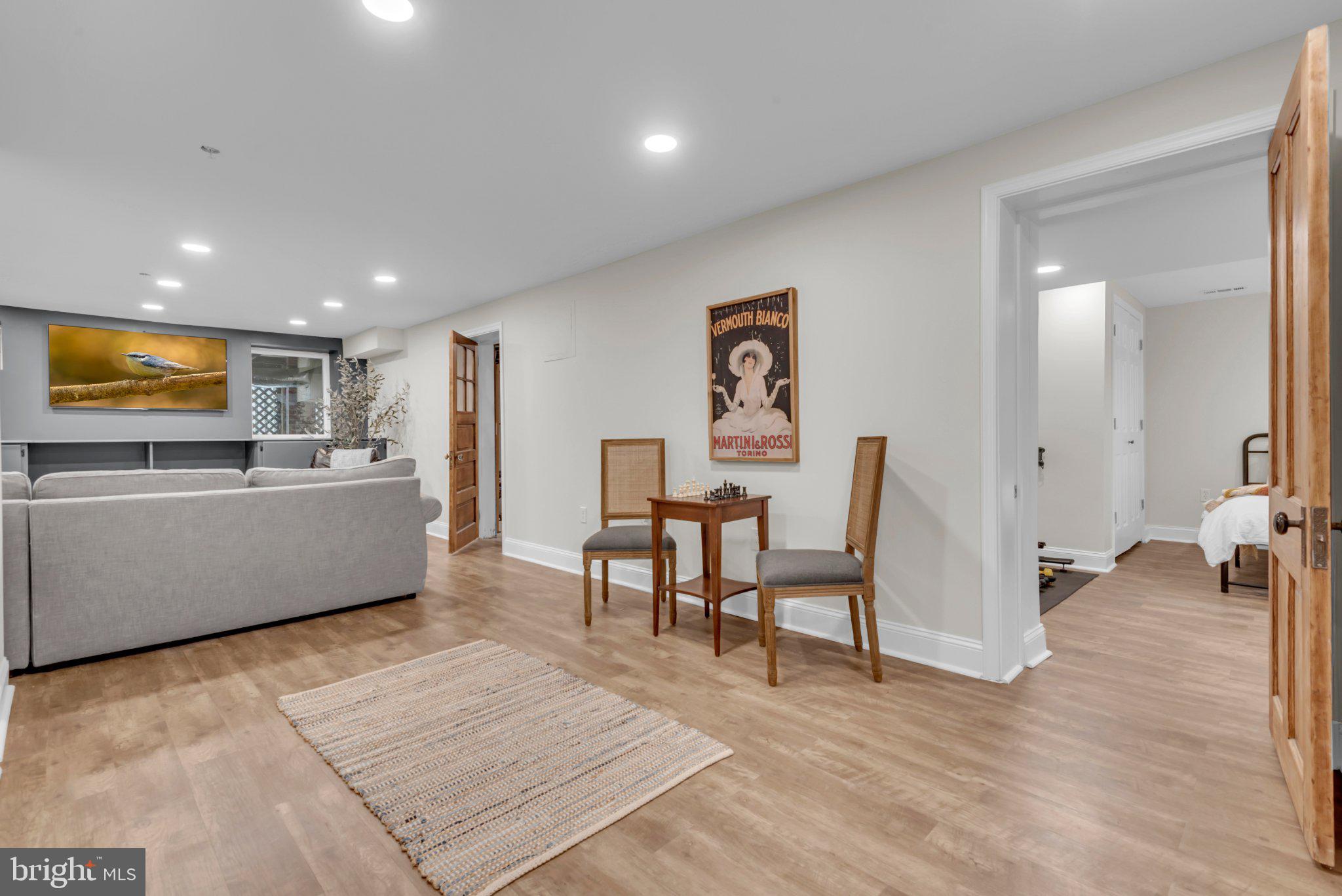 MURRAY HILL - Residential