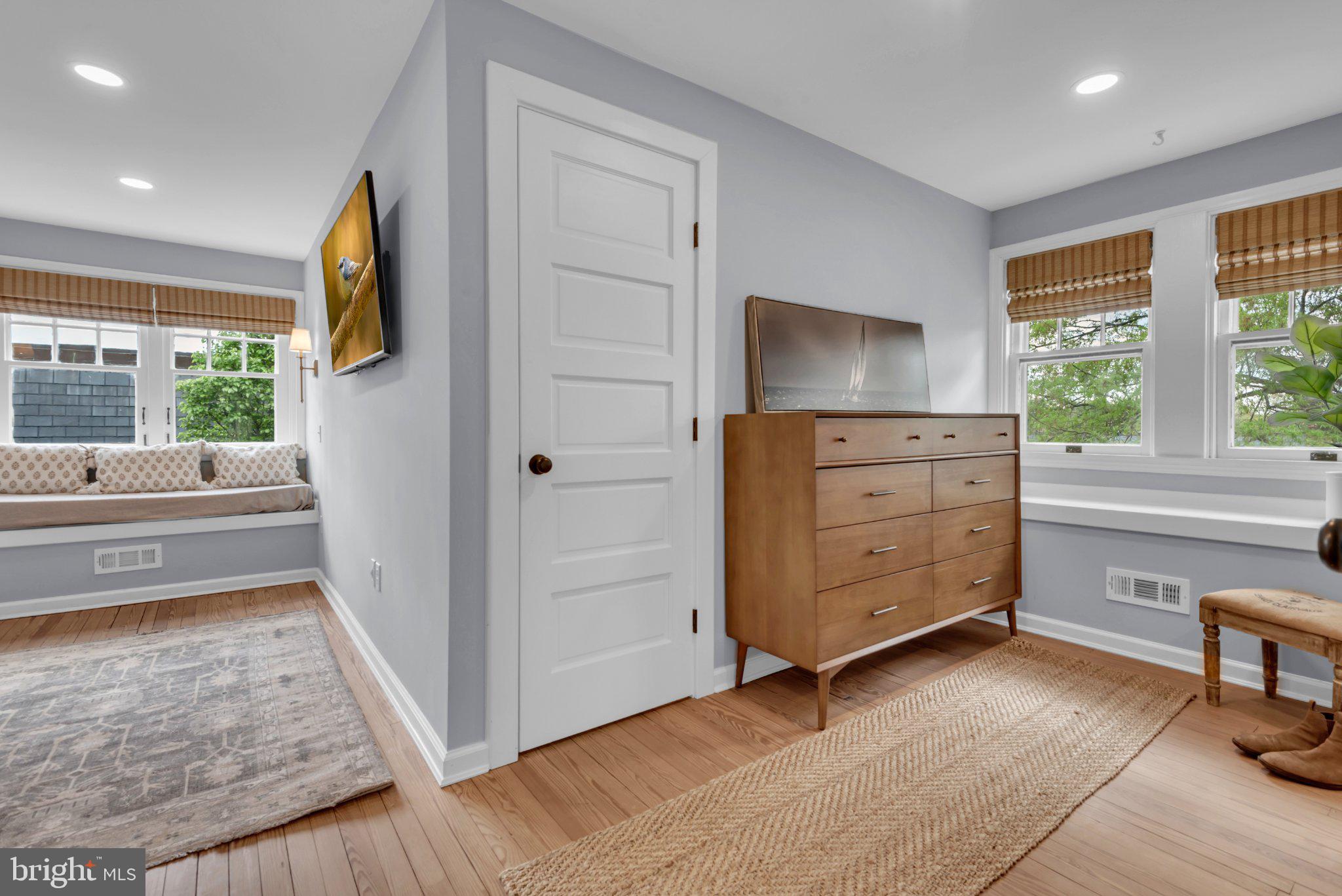 MURRAY HILL - Residential