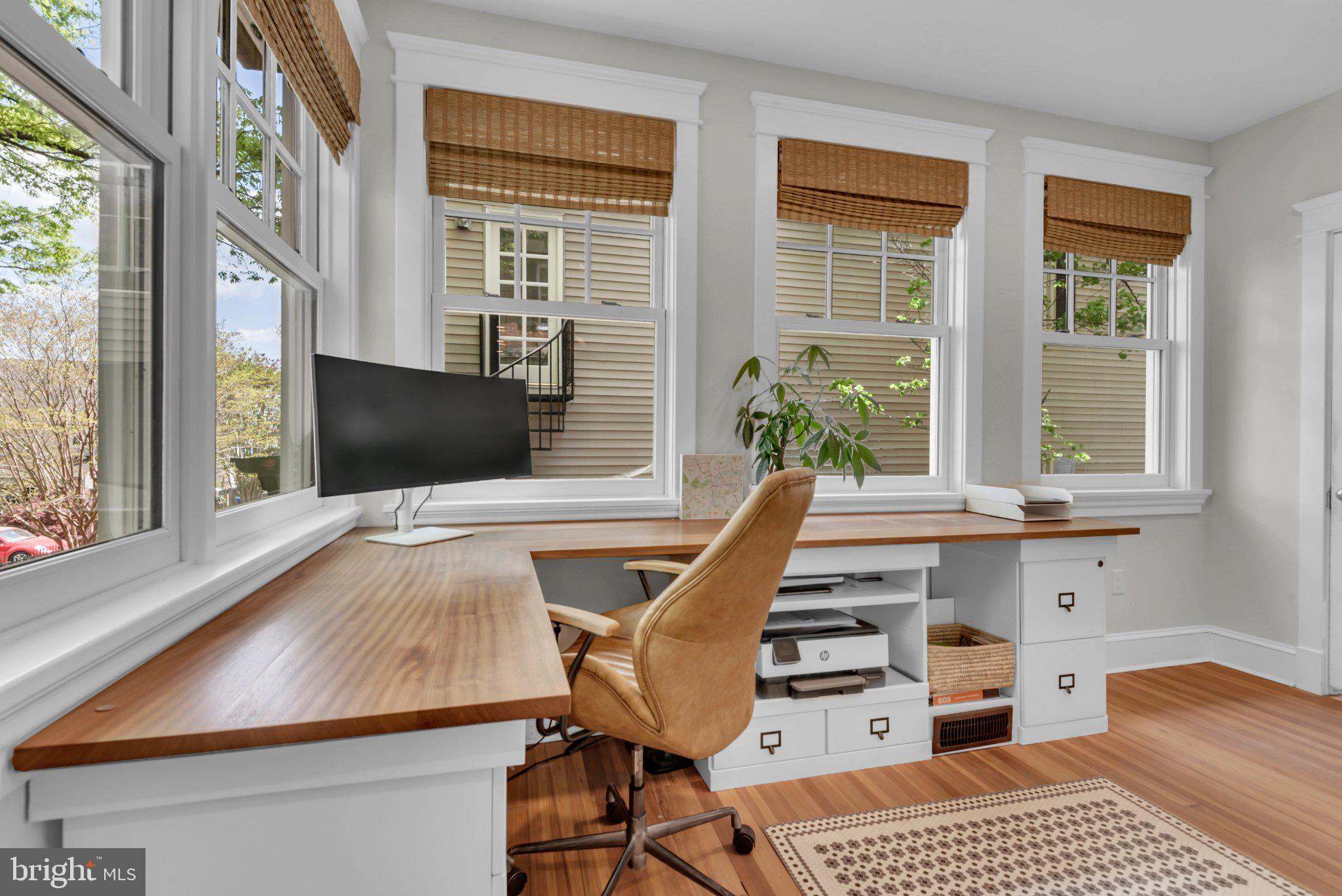 MURRAY HILL - Residential