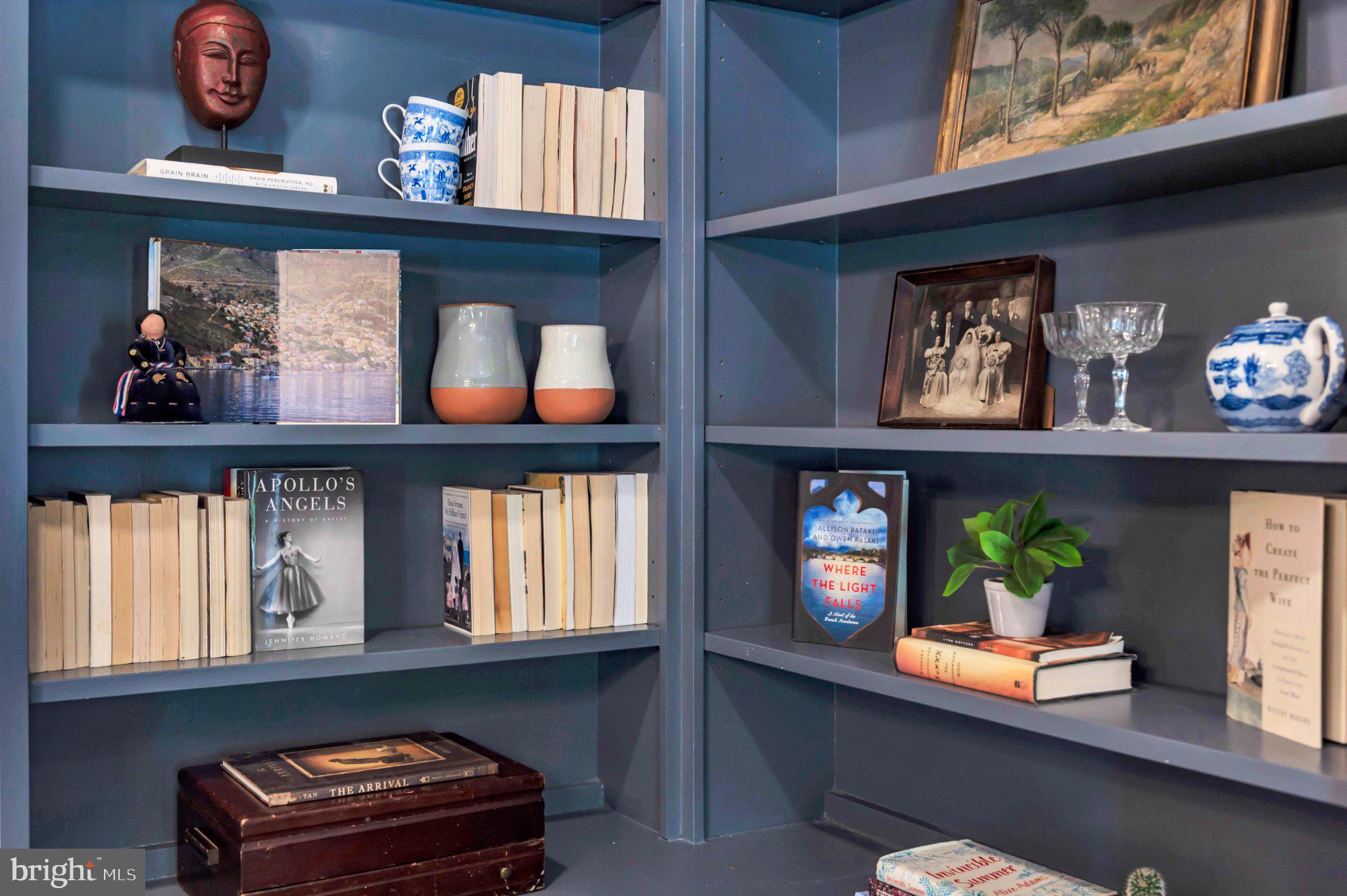 MURRAY HILL - Residential