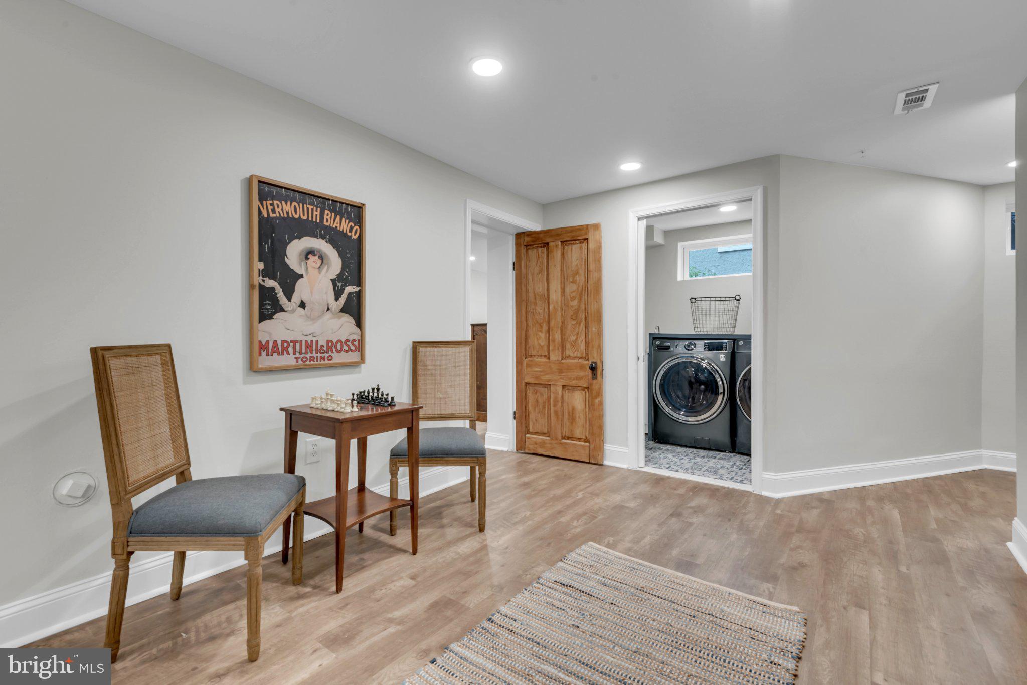 MURRAY HILL - Residential