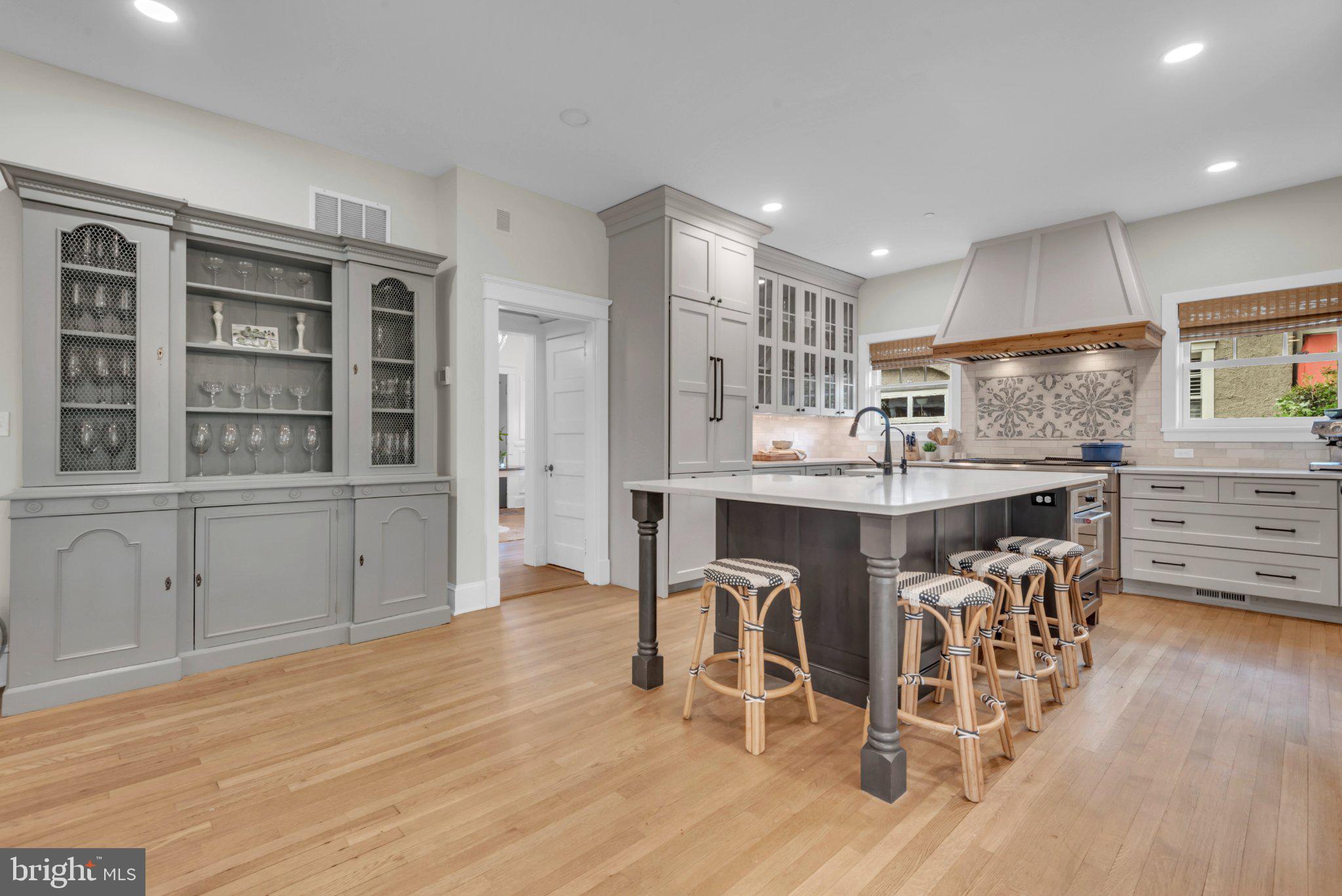 MURRAY HILL - Residential