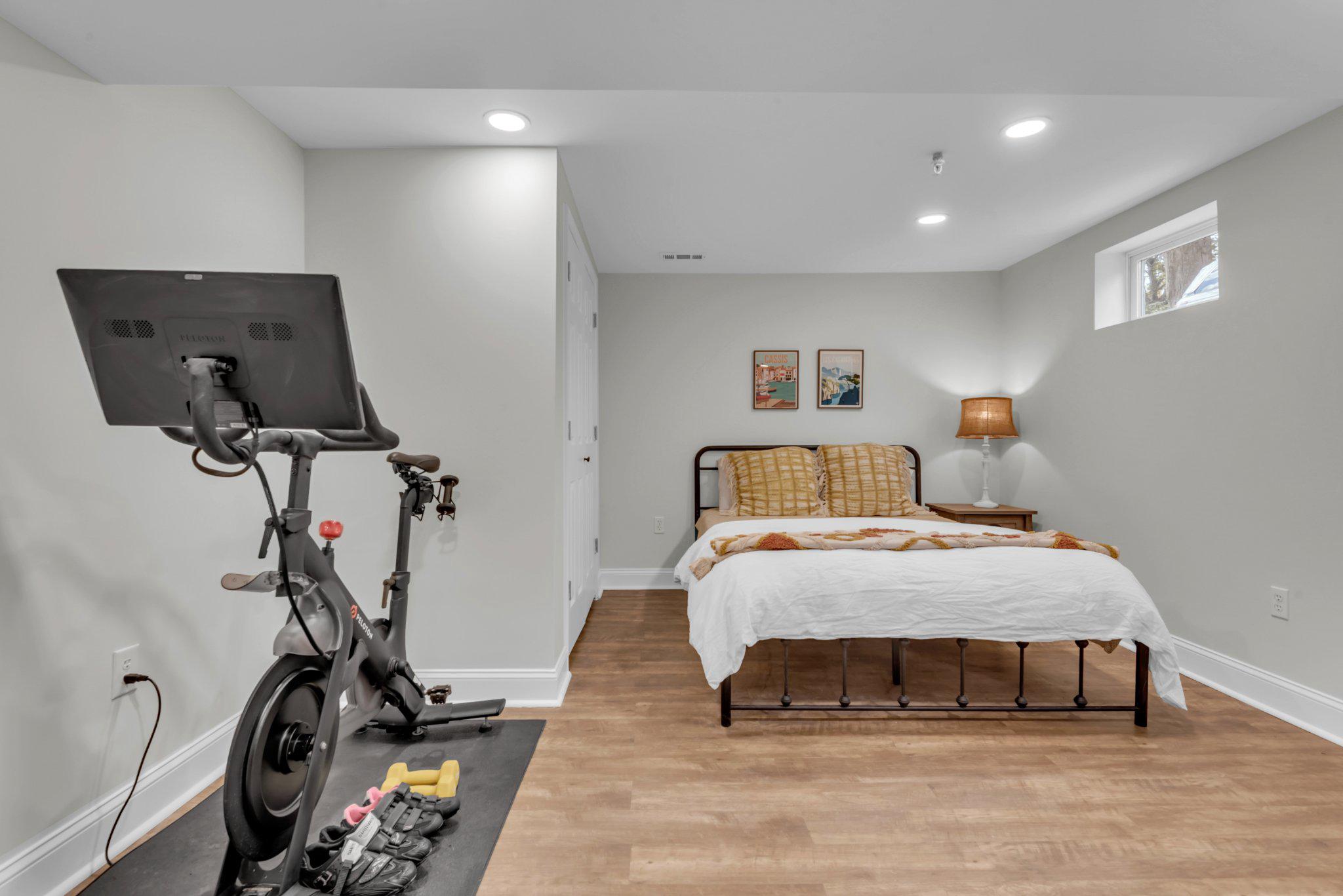 MURRAY HILL - Residential