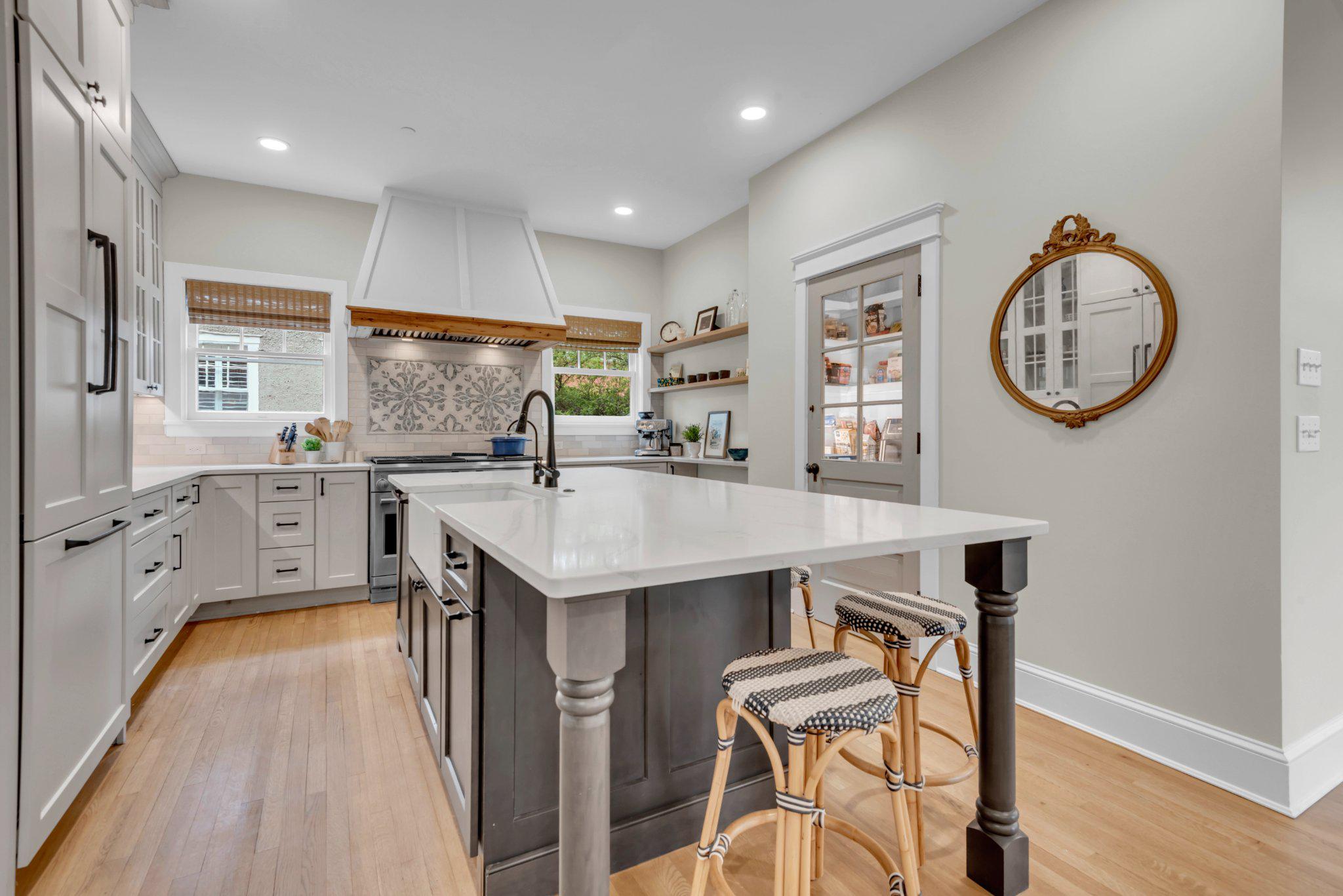 MURRAY HILL - Residential