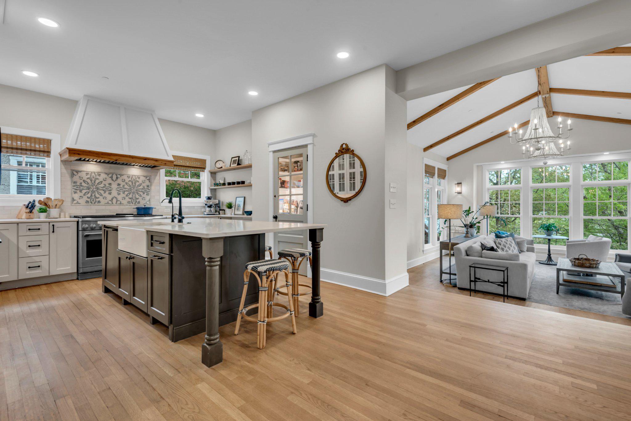 MURRAY HILL - Residential