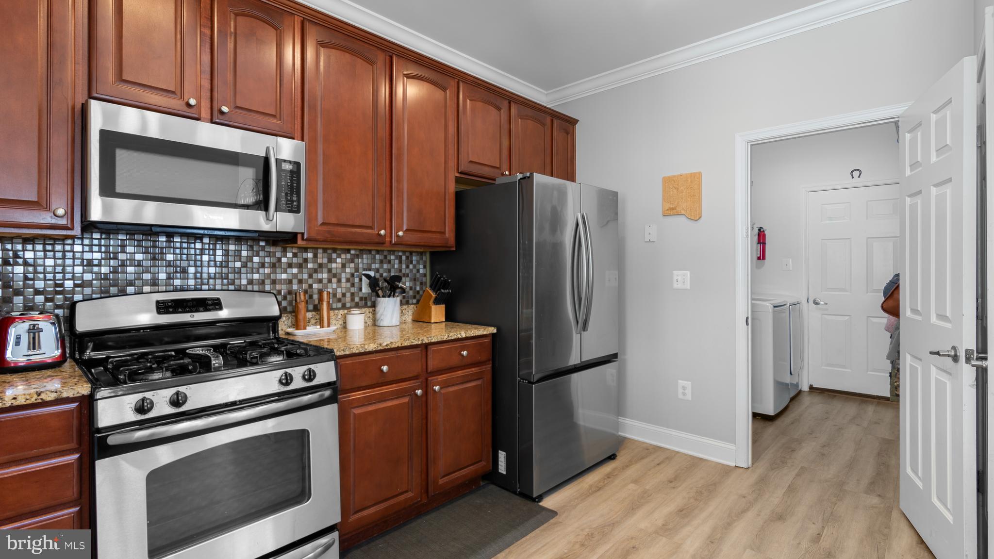 LAKELANDS AT EASTON - Residential