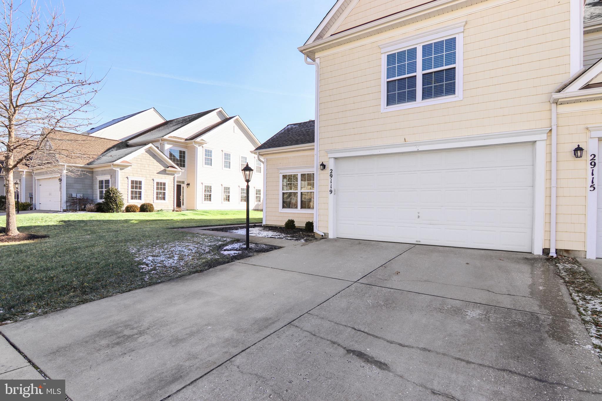 LAKELANDS AT EASTON - Residential