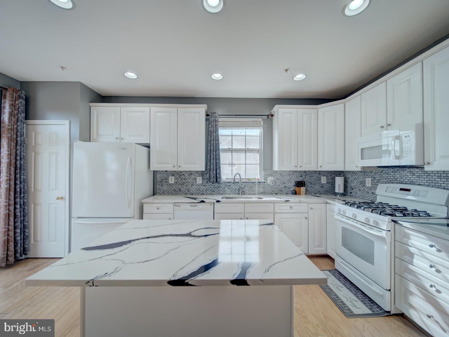 MIRAMAR LANDING - Residential