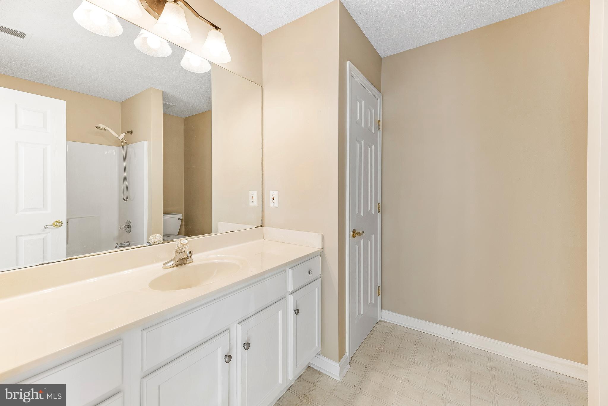 KINGS GRANT LA PLATA - Residential