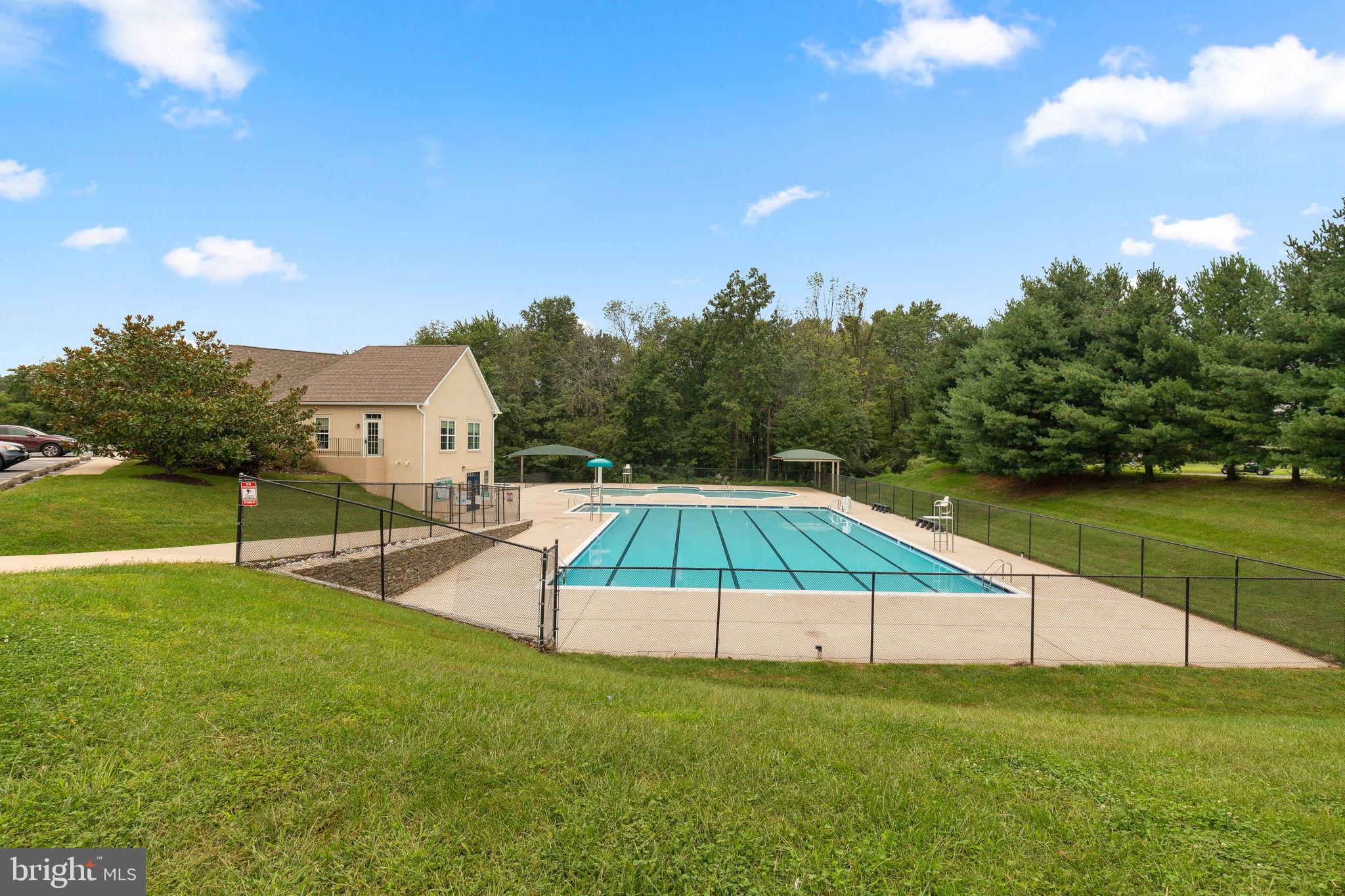 COURTYARDS AT WAVERLY WOODS - Residential