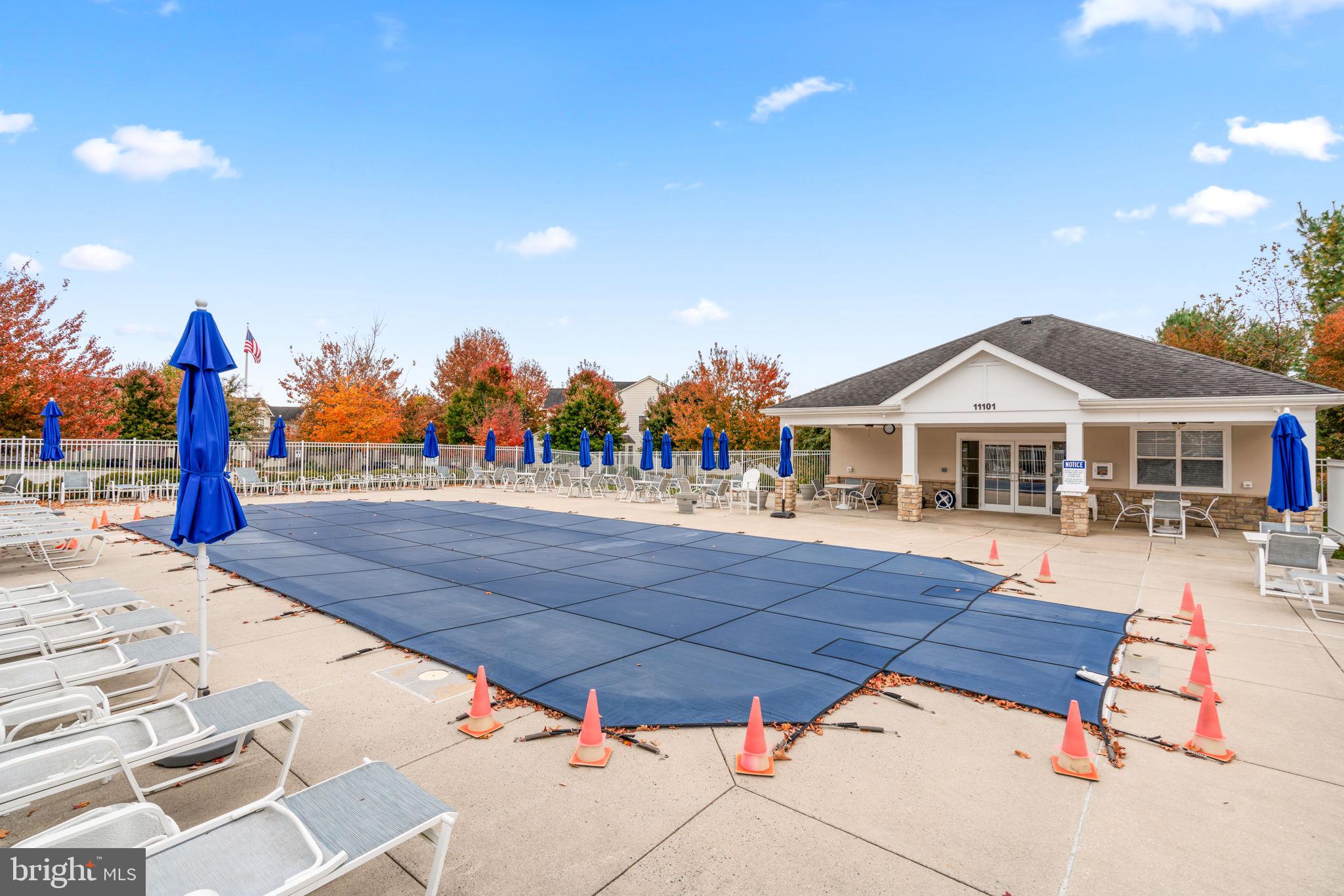 COURTYARDS AT WAVERLY WOODS - Residential
