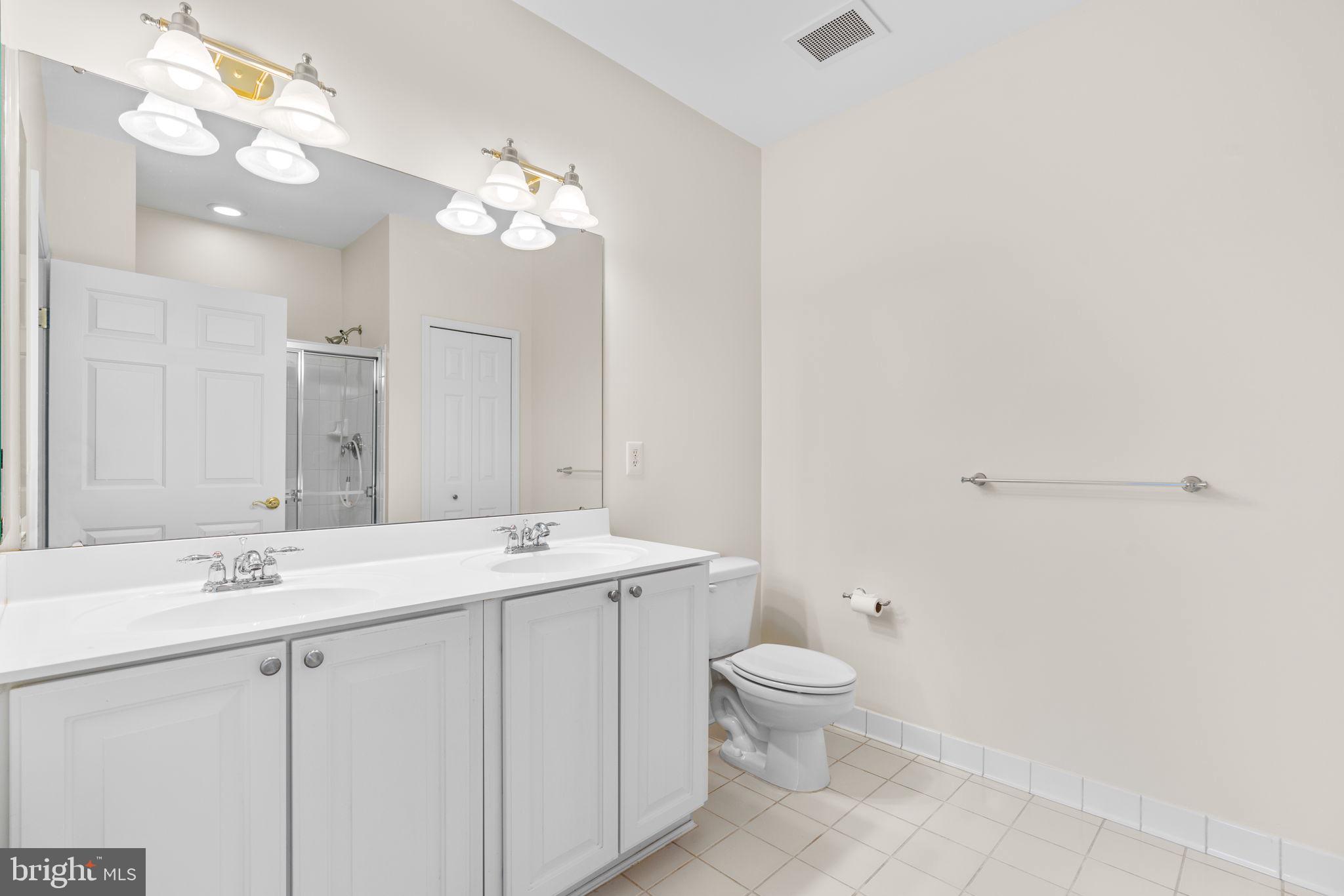 COURTYARDS AT WAVERLY WOODS - Residential