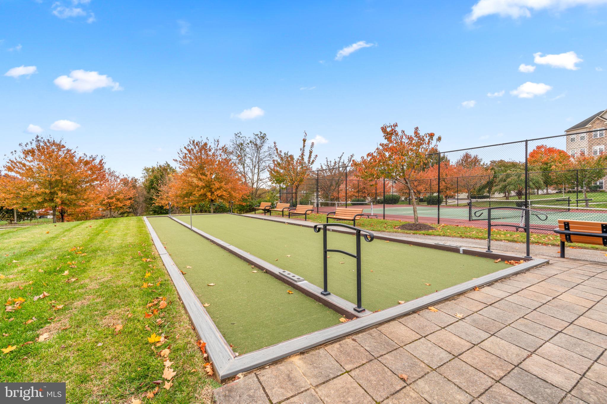 COURTYARDS AT WAVERLY WOODS - Residential