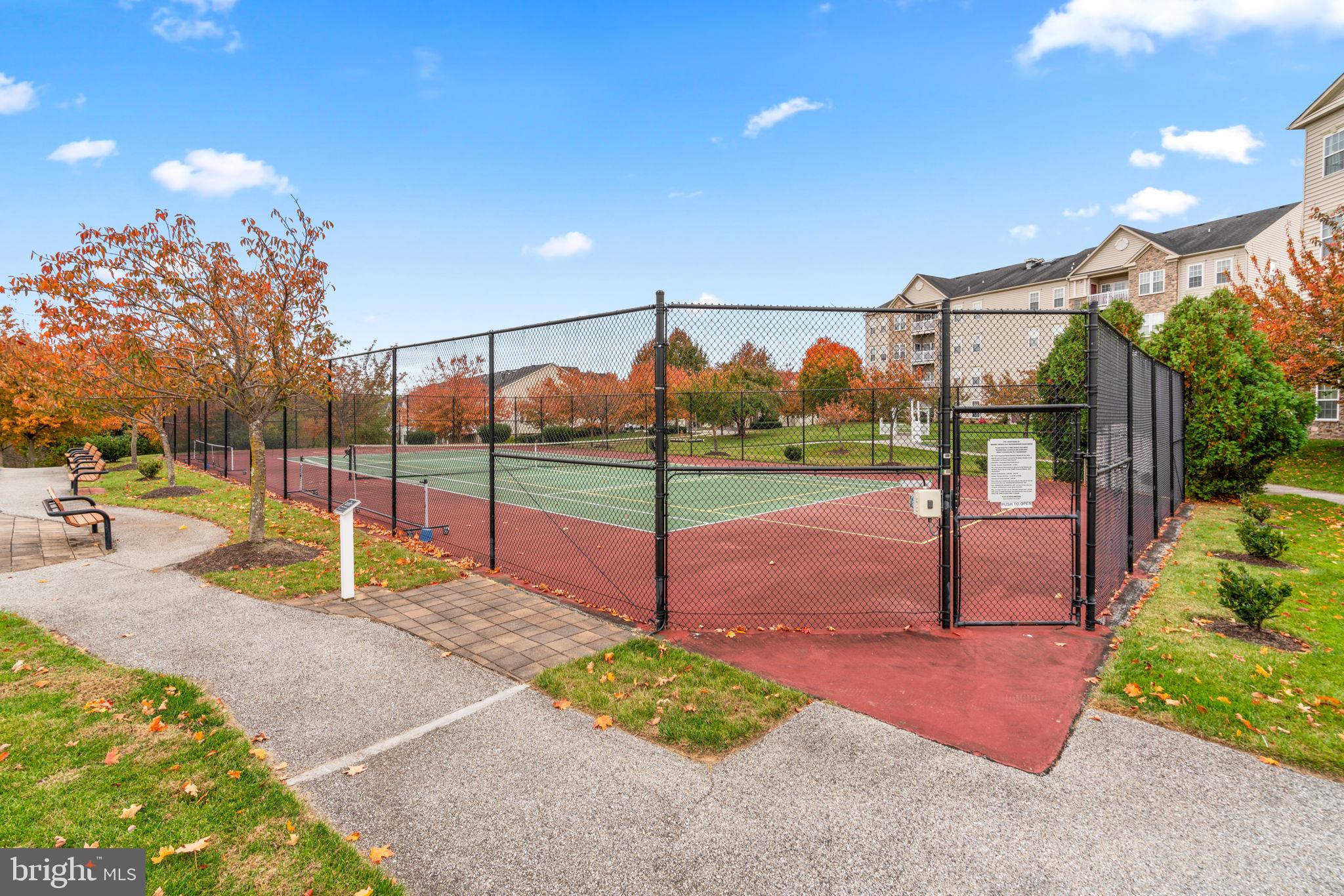 COURTYARDS AT WAVERLY WOODS - Residential